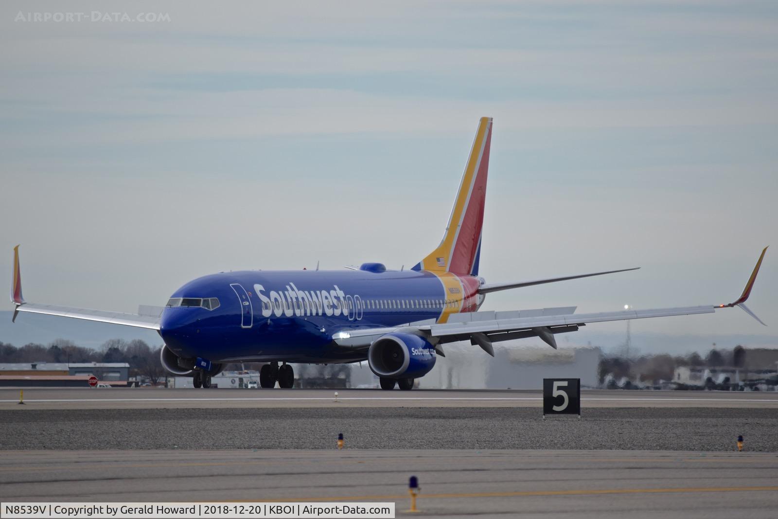 N8539V, 2017 Boeing 737-8H4 C/N 42534, Landing roll out on RWY 10L.