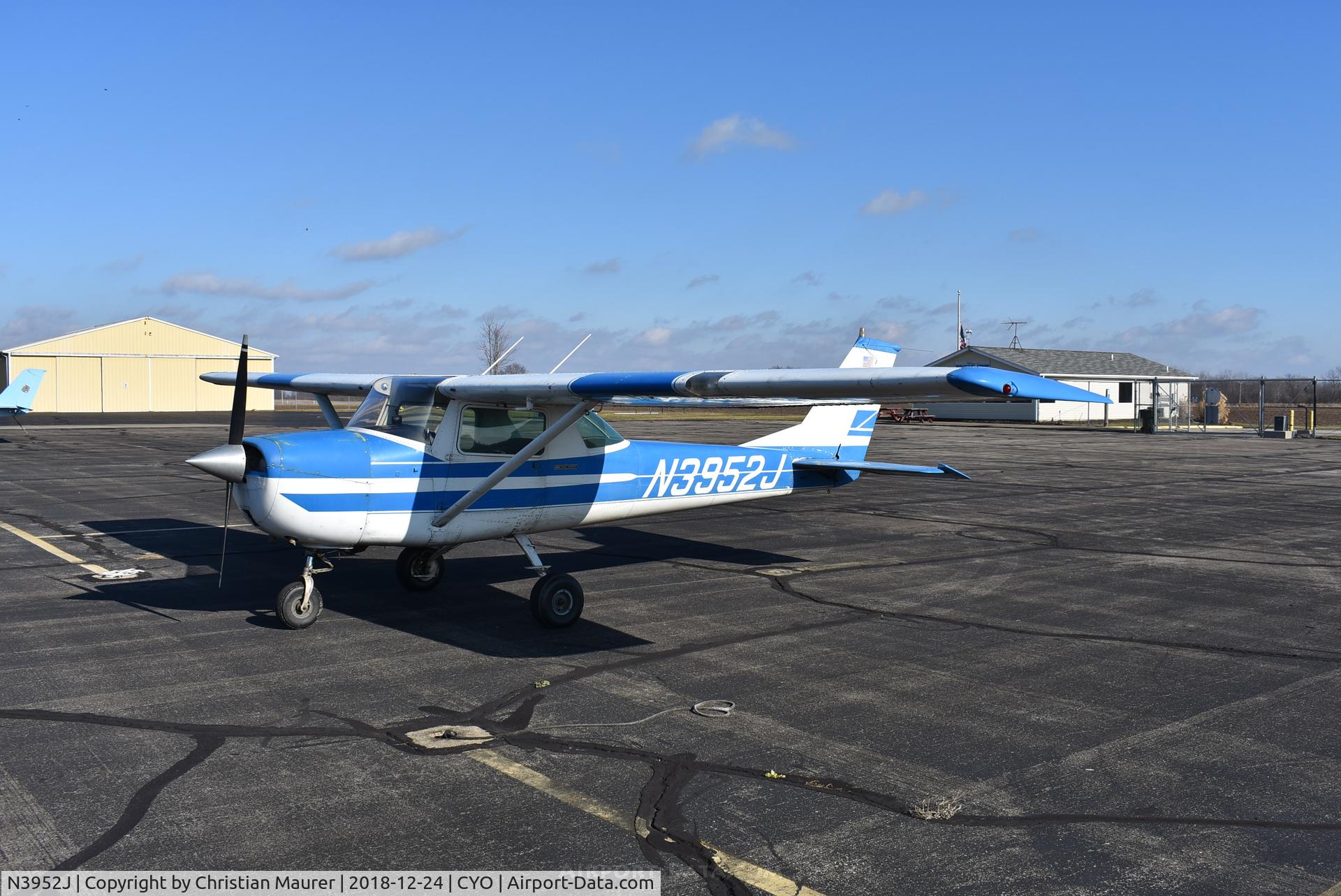 N3952J, 1966 Cessna 150G C/N 15065252, 52J makes an apperance at Circleville