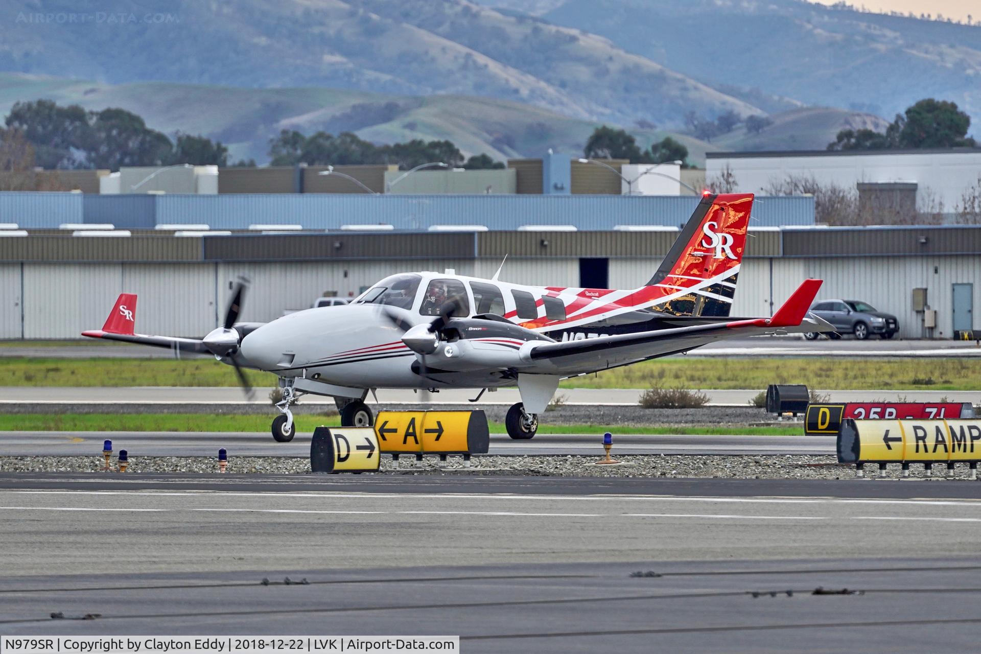 N979SR, 2015 Beechcraft G58 Baron C/N TH-2435, Livermore Airport California 2018.