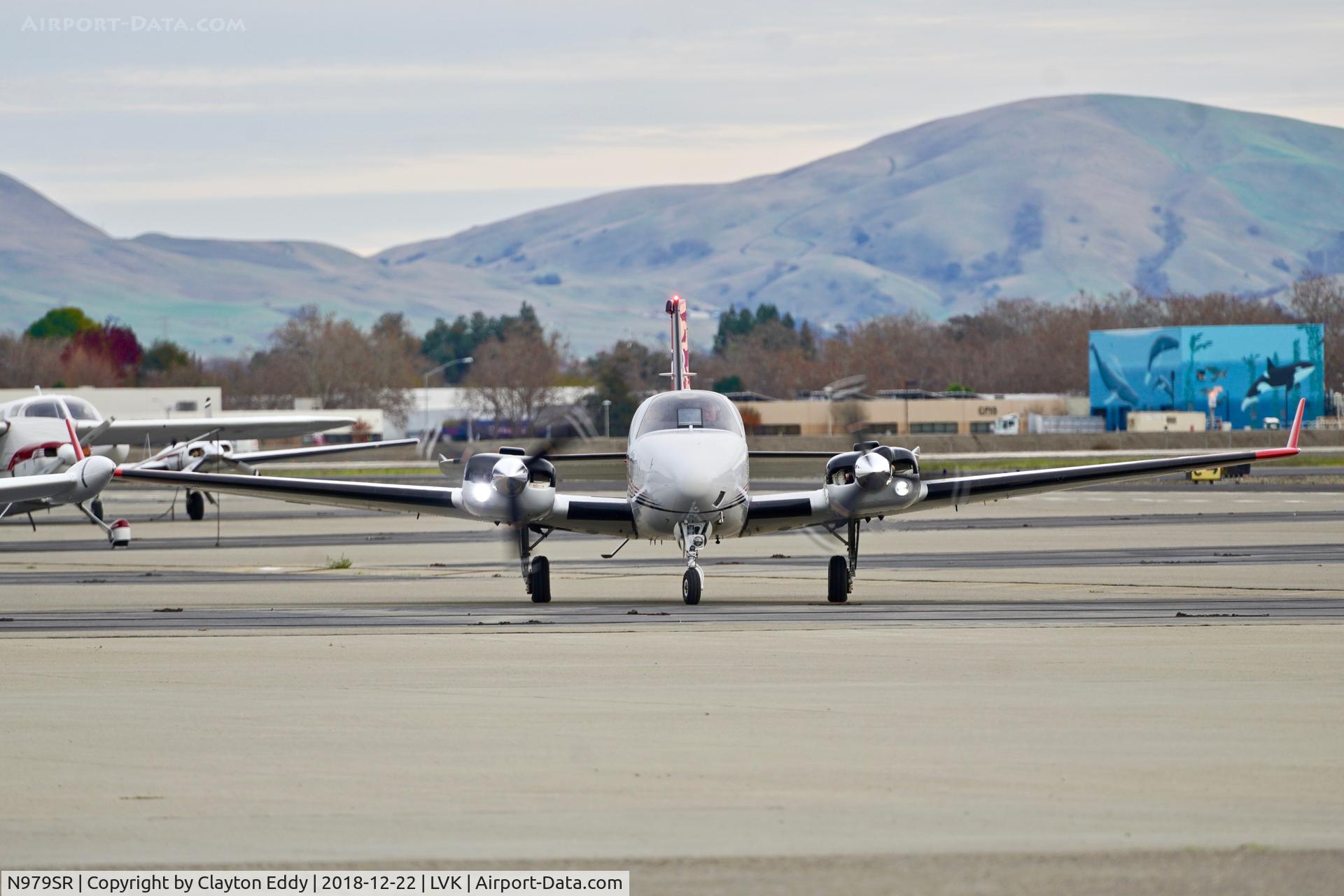 N979SR, 2015 Beechcraft G58 Baron C/N TH-2435, Livermore Airport California 2018.