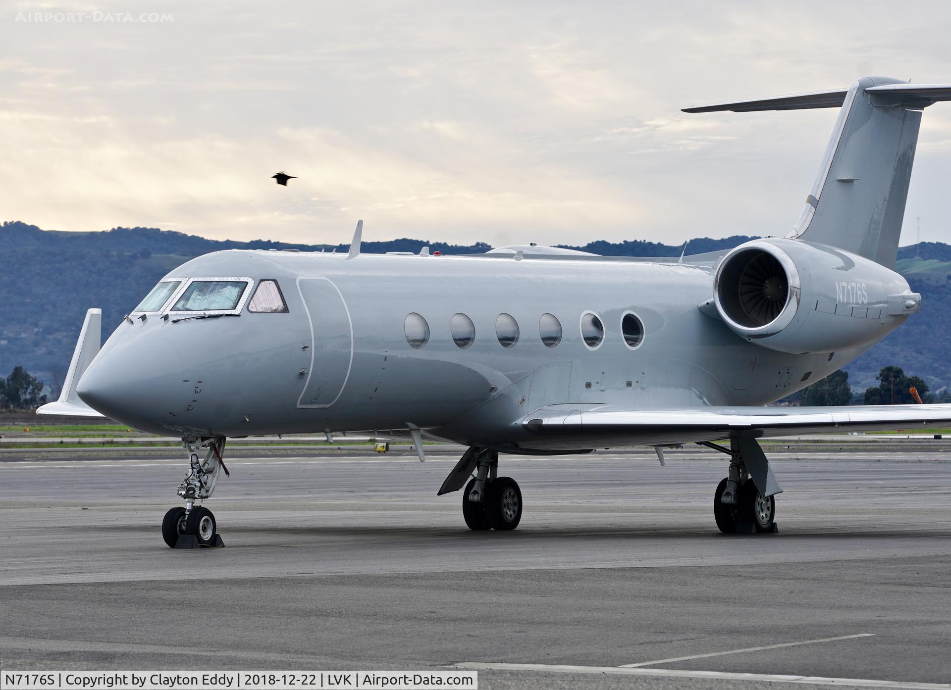 N7176S, 1989 Gulfstream Aerospace G-IV C/N 1119, Livermore Airport California 2018.