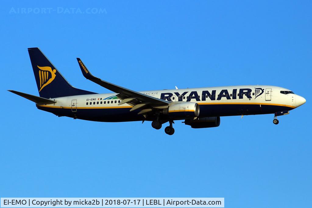 EI-EMO, 2010 Boeing 737-8AS C/N 40283, Landing