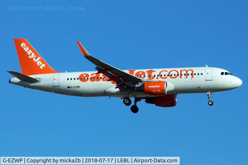G-EZWP, 2013 Airbus A320-214 C/N 5927, Landing