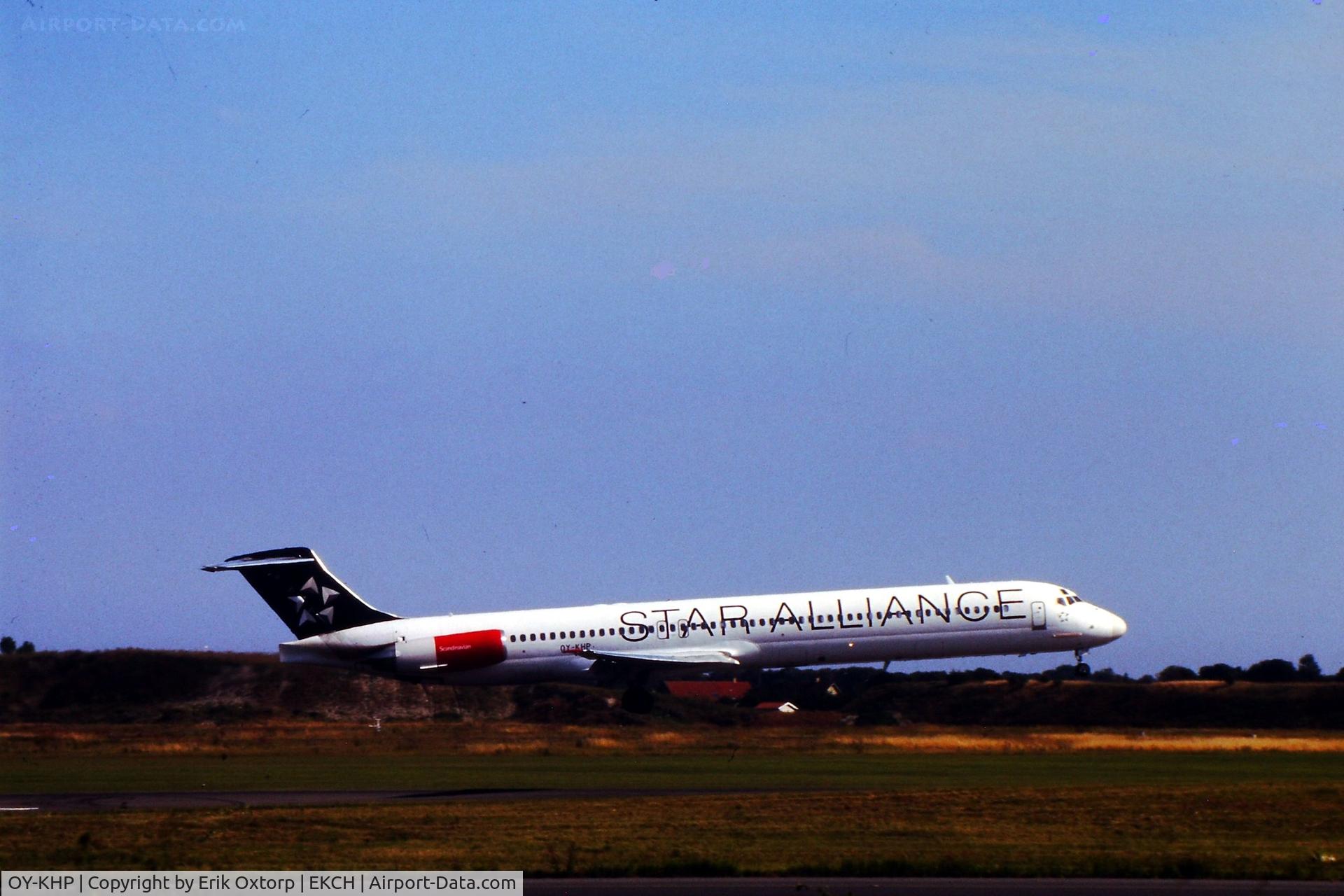OY-KHP, 1991 McDonnell Douglas MD-81 (DC-9-81) C/N 53007, OY-KHP landing rw 04R