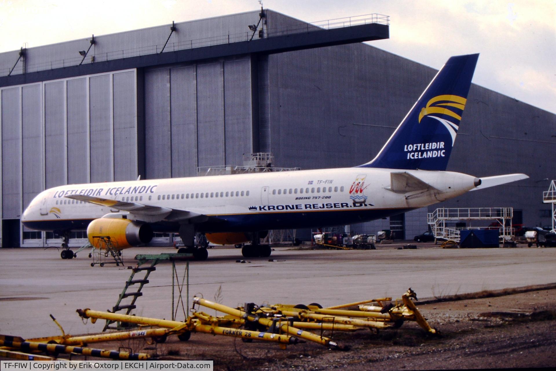 TF-FIW, 1990 Boeing 757-27B/ER C/N 24838, TF-FIW in CPH