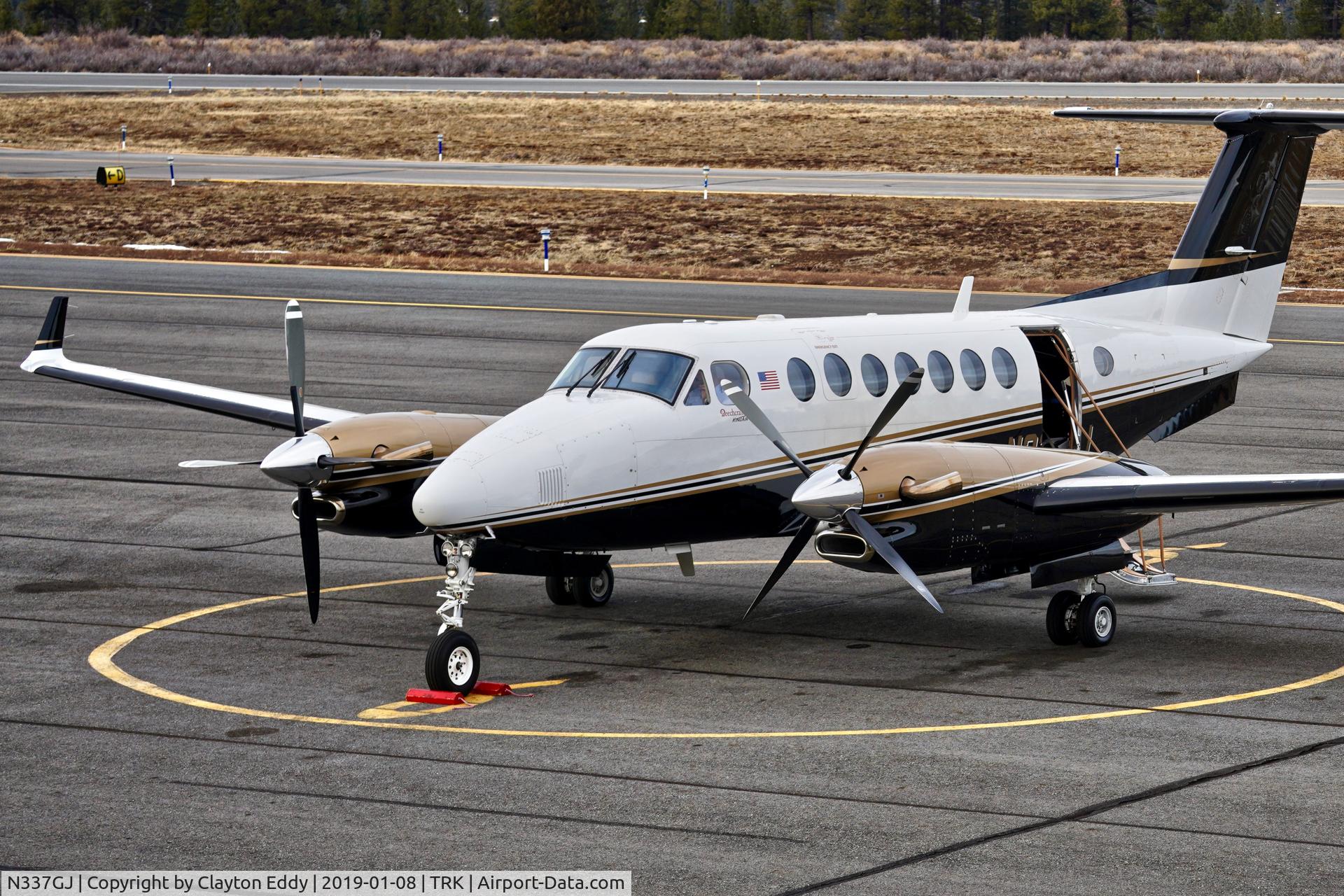 N337GJ, 2001 Raytheon Aircraft Company B300 C/N FL-337, Truckee Airport California 2019.