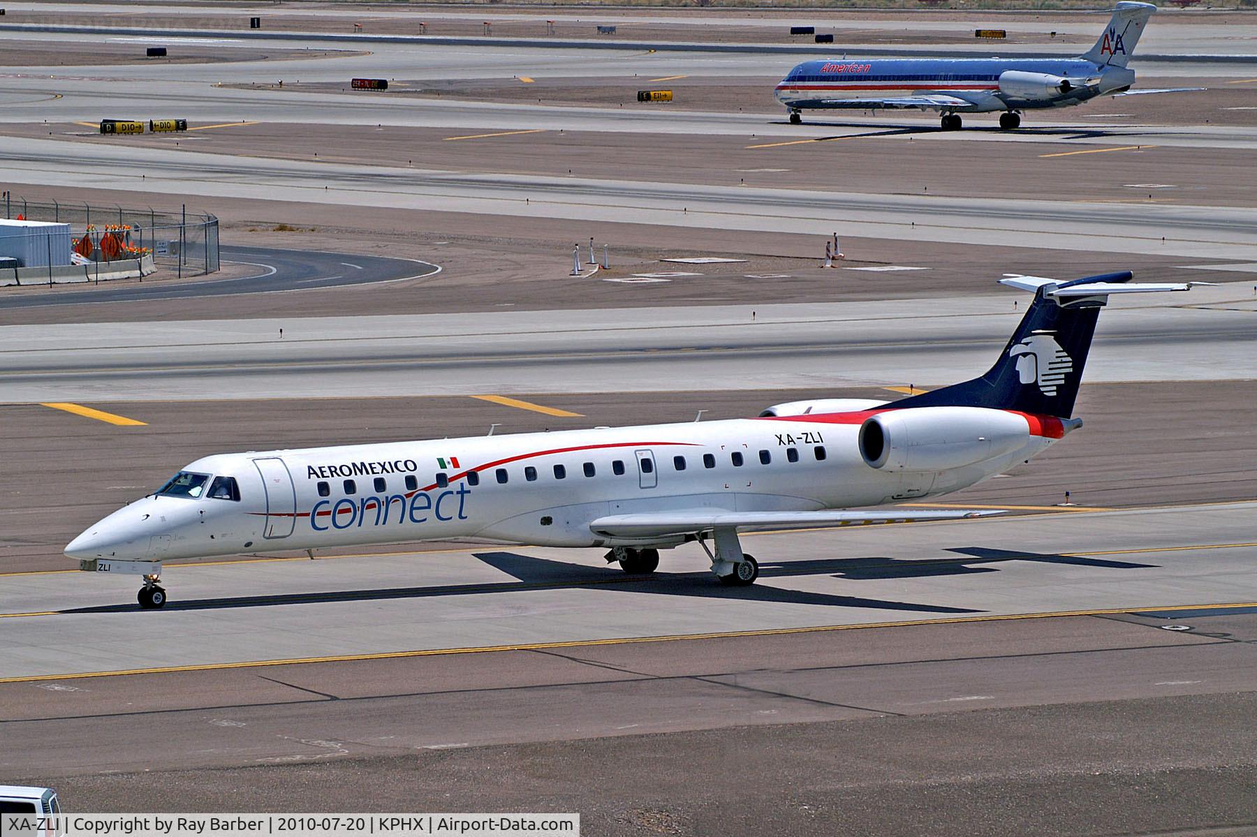 XA-ZLI, 2001 Embraer EMB-145LU (ERJ-145LU) C/N 145420, XA-ZLI   Embraer ERJ-145LU [145420] (Aeromexico Connect) Phoenix-Sky Harbor Int'l~N 20/07/2010