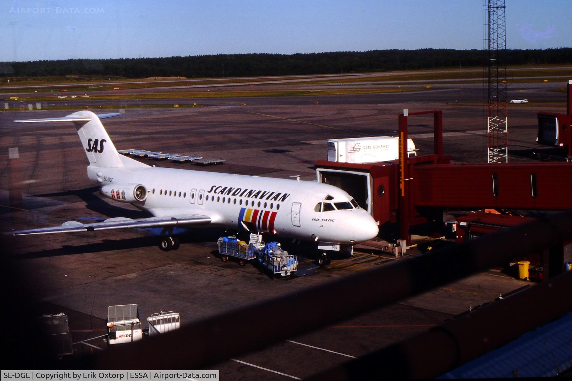SE-DGE, 1976 Fokker F-28-4000 Fellowship C/N 11112, SE-DGE in ARN