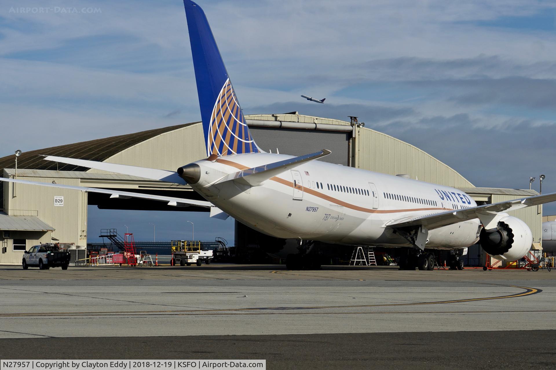 N27957, 2015 Boeing 787-9 Dreamliner C/N 36409, SFO 2018.