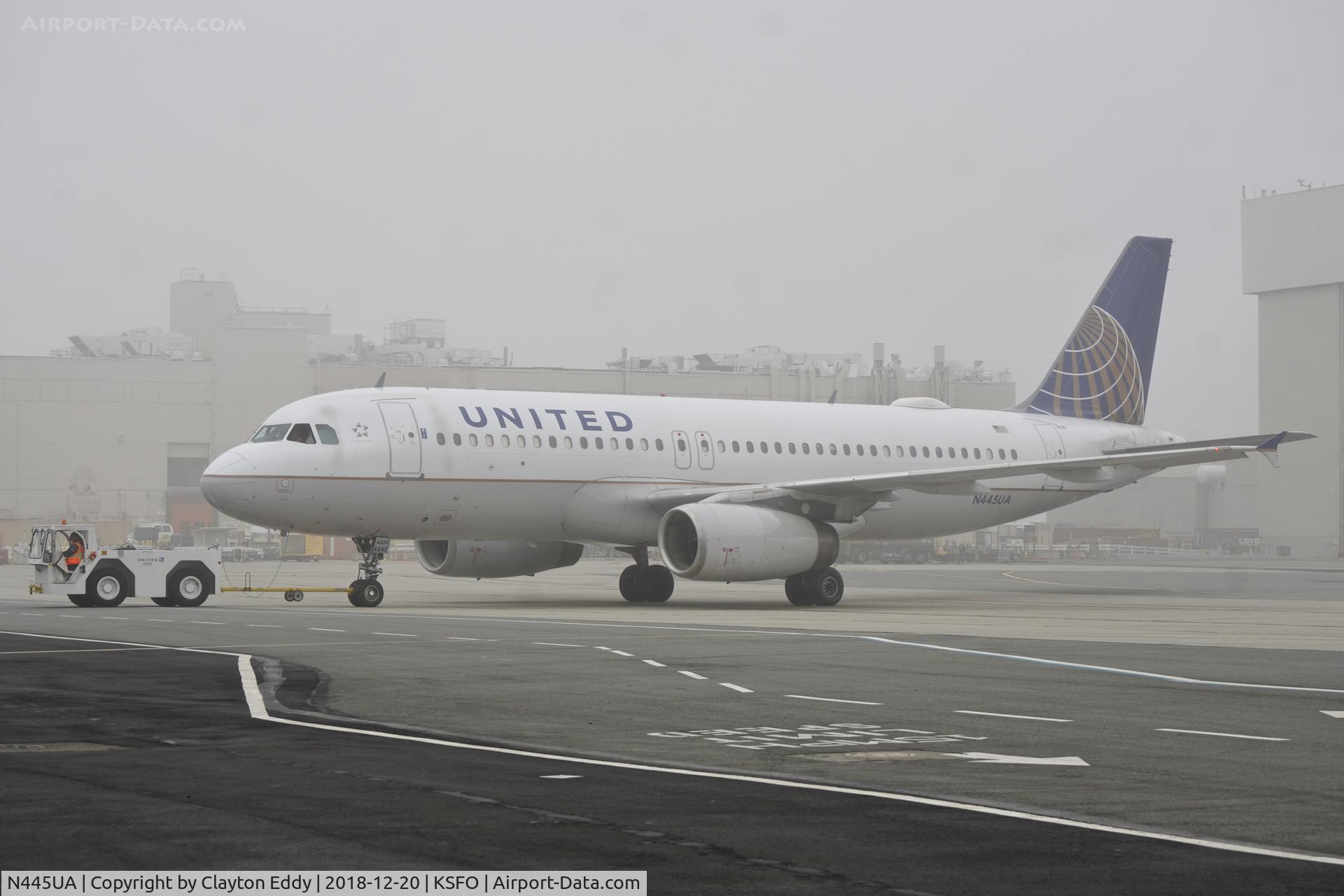 N445UA, 1998 Airbus A320-232 C/N 826, SFO 2018.