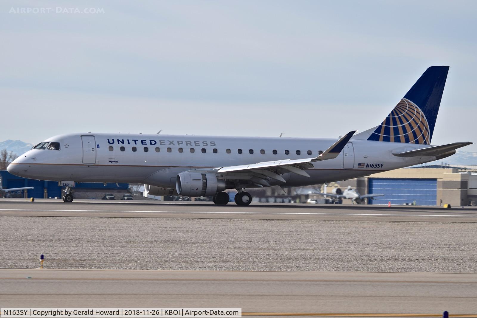 N163SY, 2016 Embraer 175LR (ERJ-170-200LR) C/N 17000577, Landing roll out on RWY 10l.