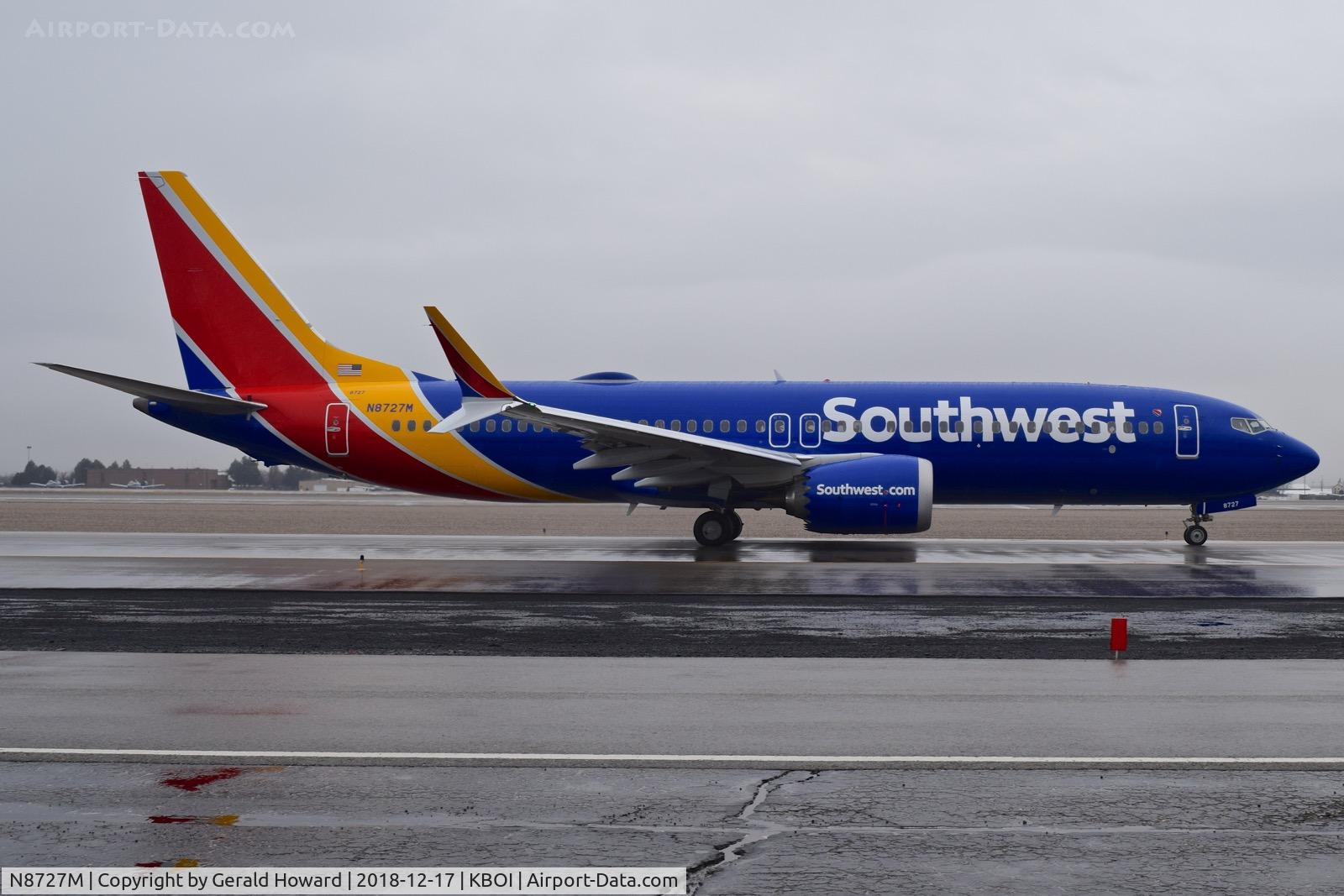 N8727M, 2018 Boeing 737-8 MAX C/N 42576, On Alpha for RWY 10l.