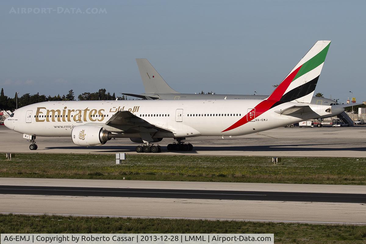 A6-EMJ, 1997 Boeing 777-21H/ER C/N 27253, Park 9