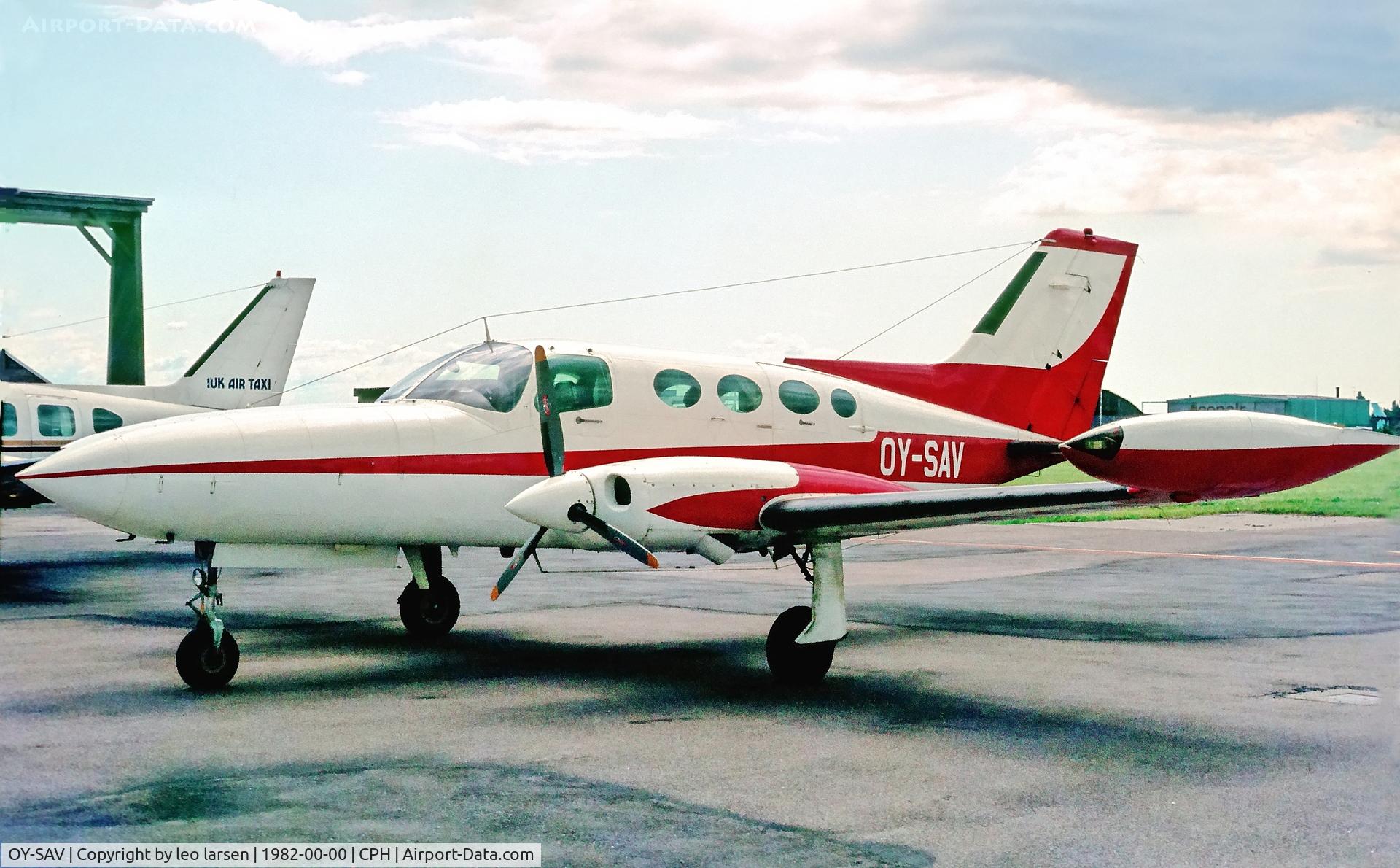 OY-SAV, 1971 Cessna 402B Businessliner C/N 402B0201, Copenhagen  late 1982