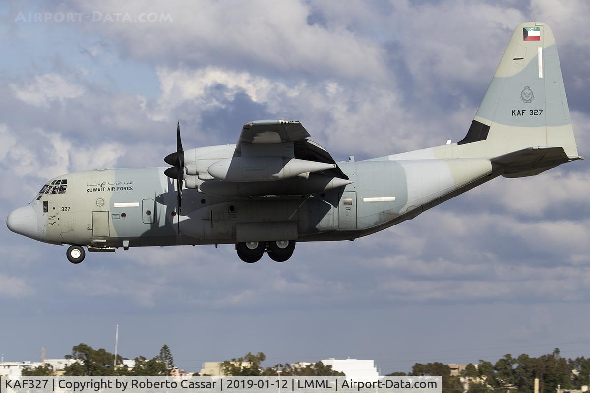 KAF327, Lockheed Martin KC-130J Super Hercules Hercules C/N 382-5749, Runway 31