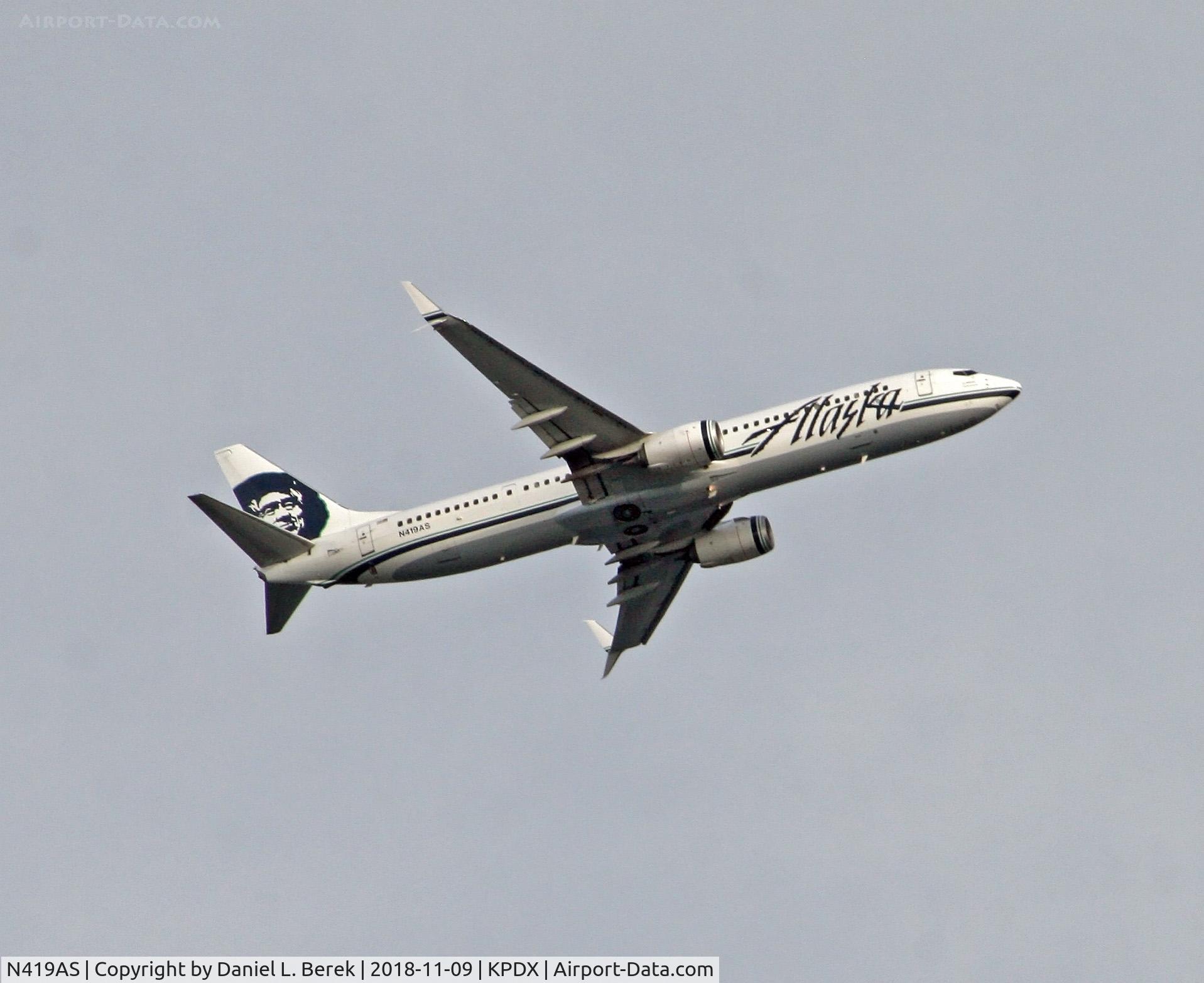 N419AS, 2013 Boeing 737-990/ER C/N 41734, A sleek Alaska Airlines Boeing 739 takes off out of Portland International.