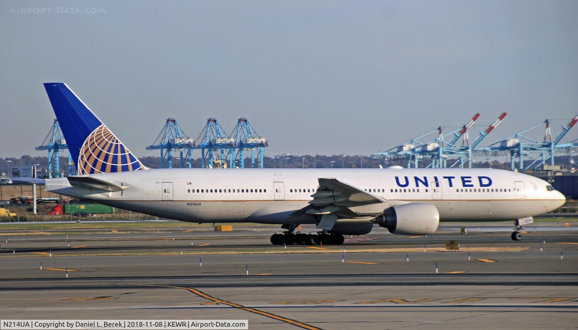 N214UA, 2000 Boeing 777-222 C/N 30220, Ready for take-off at Newark International on a crisp fall evening.