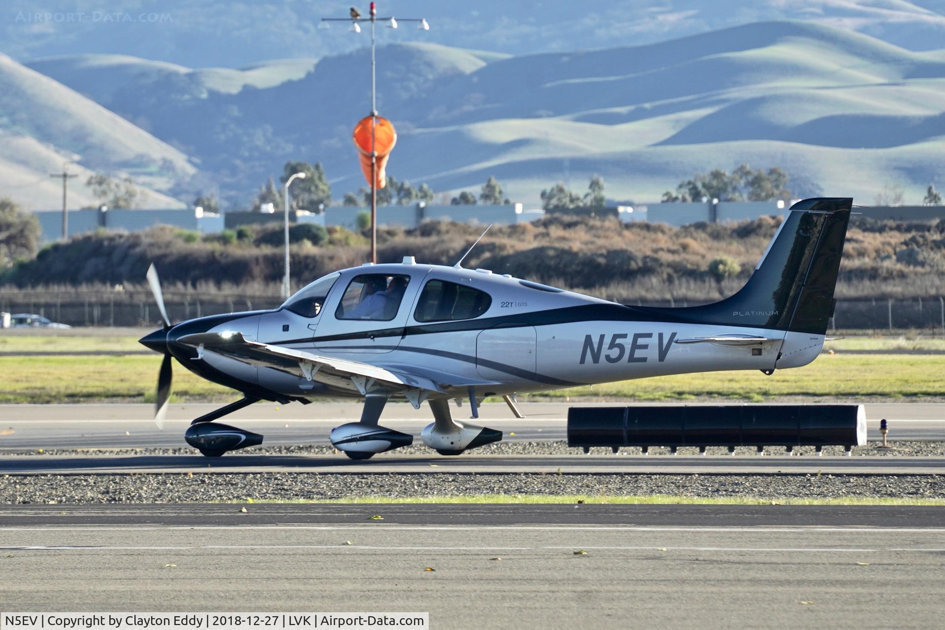 N5EV, 2014 Cirrus SR22T C/N 0780, Livermore Airport California 2018.