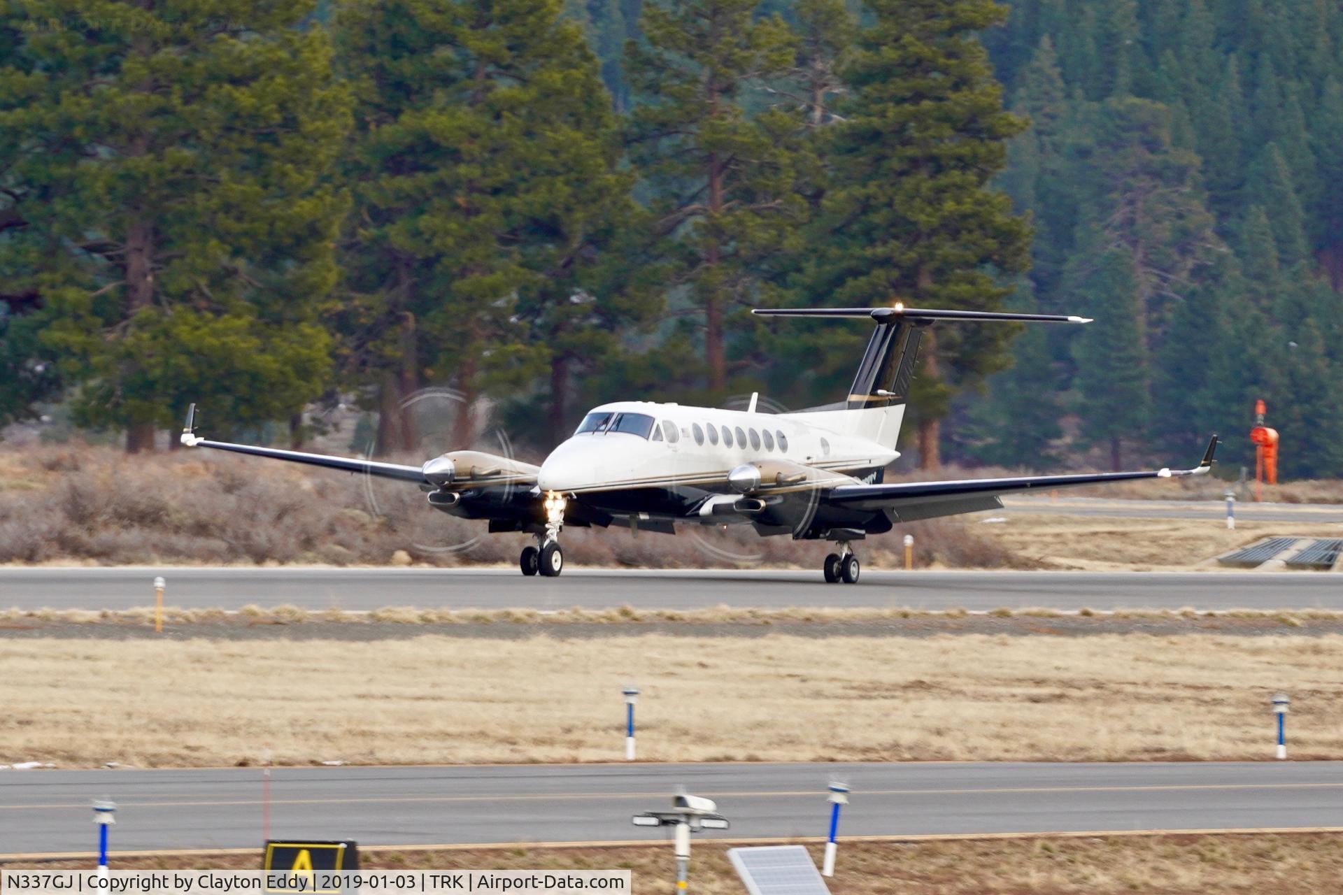 N337GJ, 2001 Raytheon Aircraft Company B300 C/N FL-337, Truckee Airport California 2019.