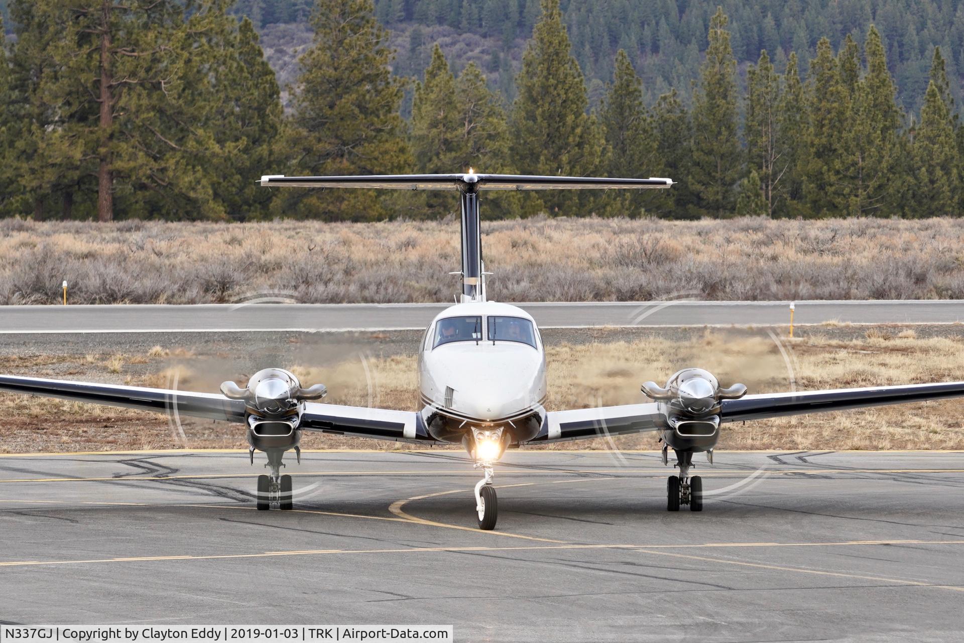 N337GJ, 2001 Raytheon Aircraft Company B300 C/N FL-337, Truckee Airport California 2019.