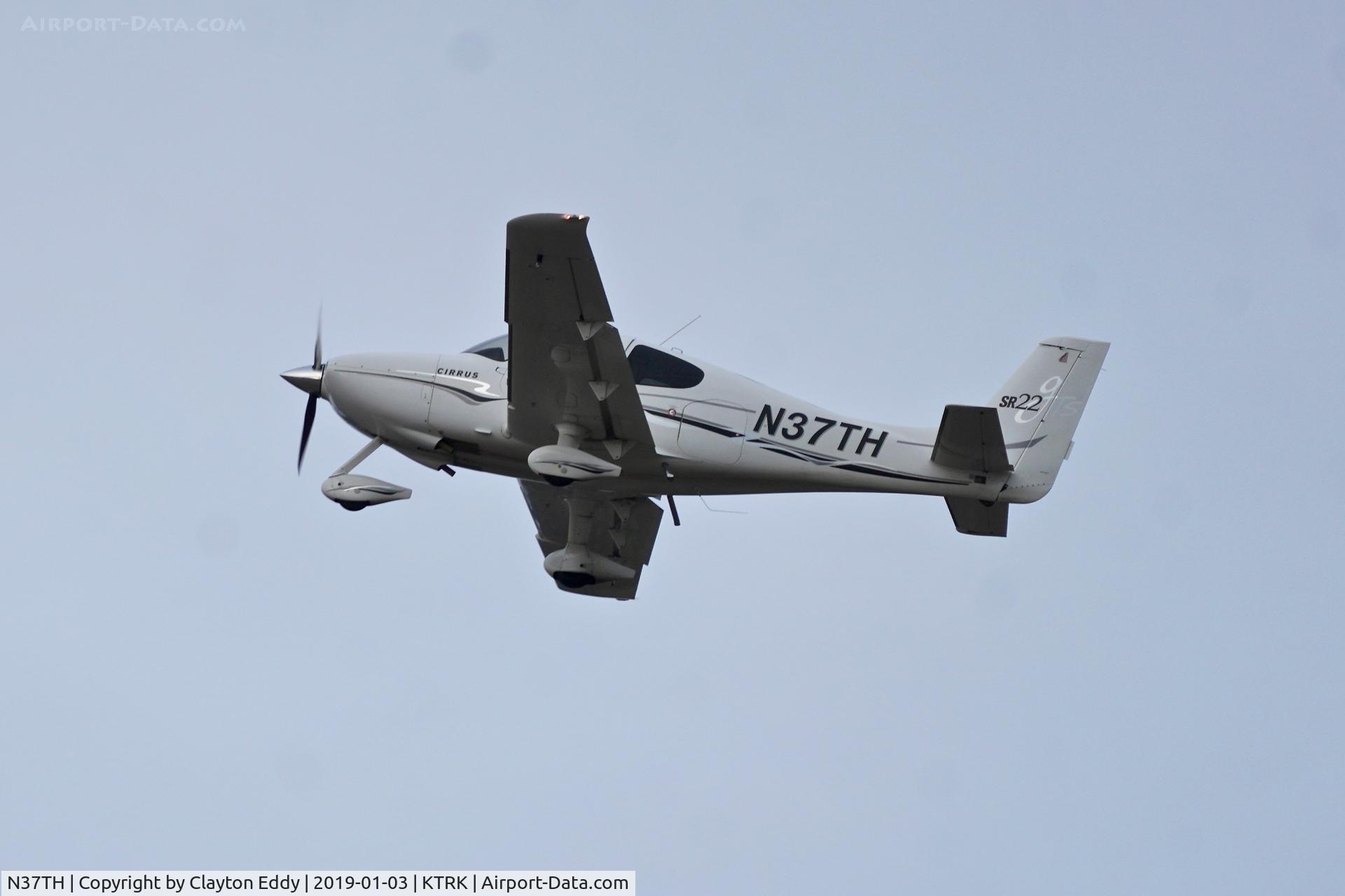 N37TH, 2005 Cirrus SR22 C/N 1655, Truckee Airport California 2019.