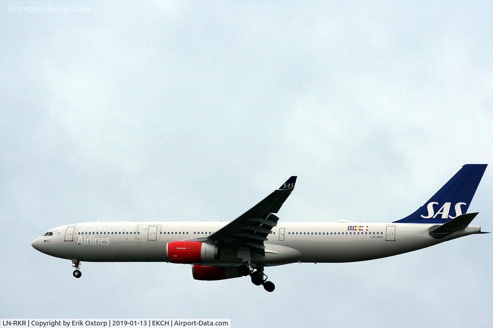 LN-RKR, 2015 Airbus A330-343E C/N 1660, LN-RKR landing rw 22R