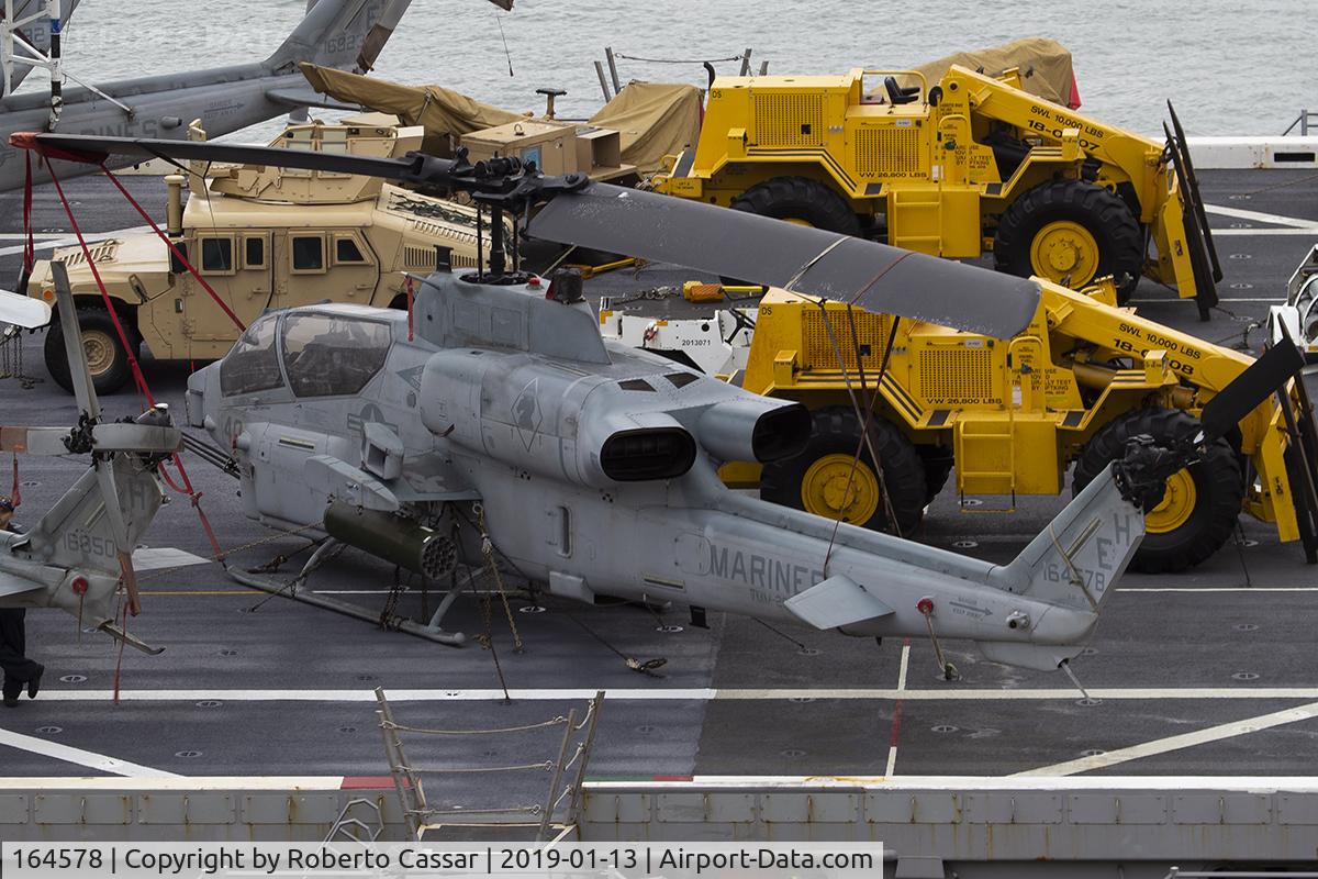 164578, Bell AH-1W Super Cobra C/N 26297/29160, Onboard USS Arlington