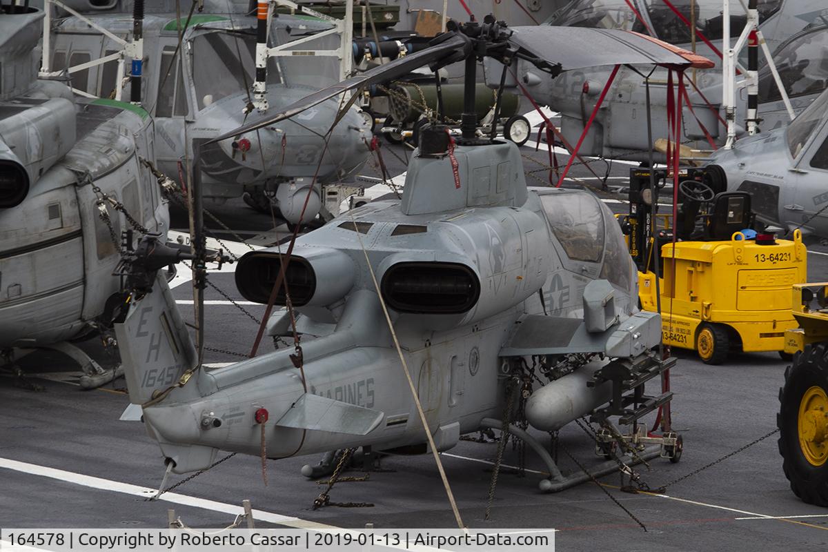 164578, Bell AH-1W Super Cobra C/N 26297/29160, Onboard USS Arlington