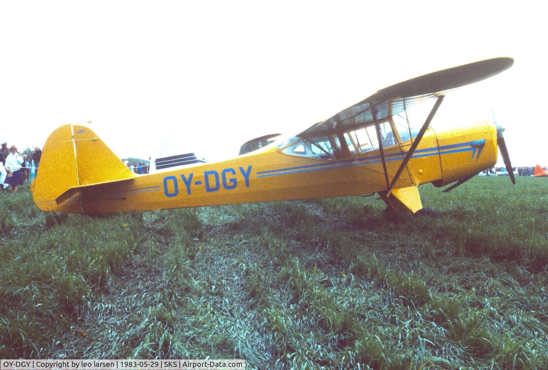 OY-DGY, 1946 Auster J-1 Autocrat C/N 2025, Air Show Skrydstrup 29.5.1983
