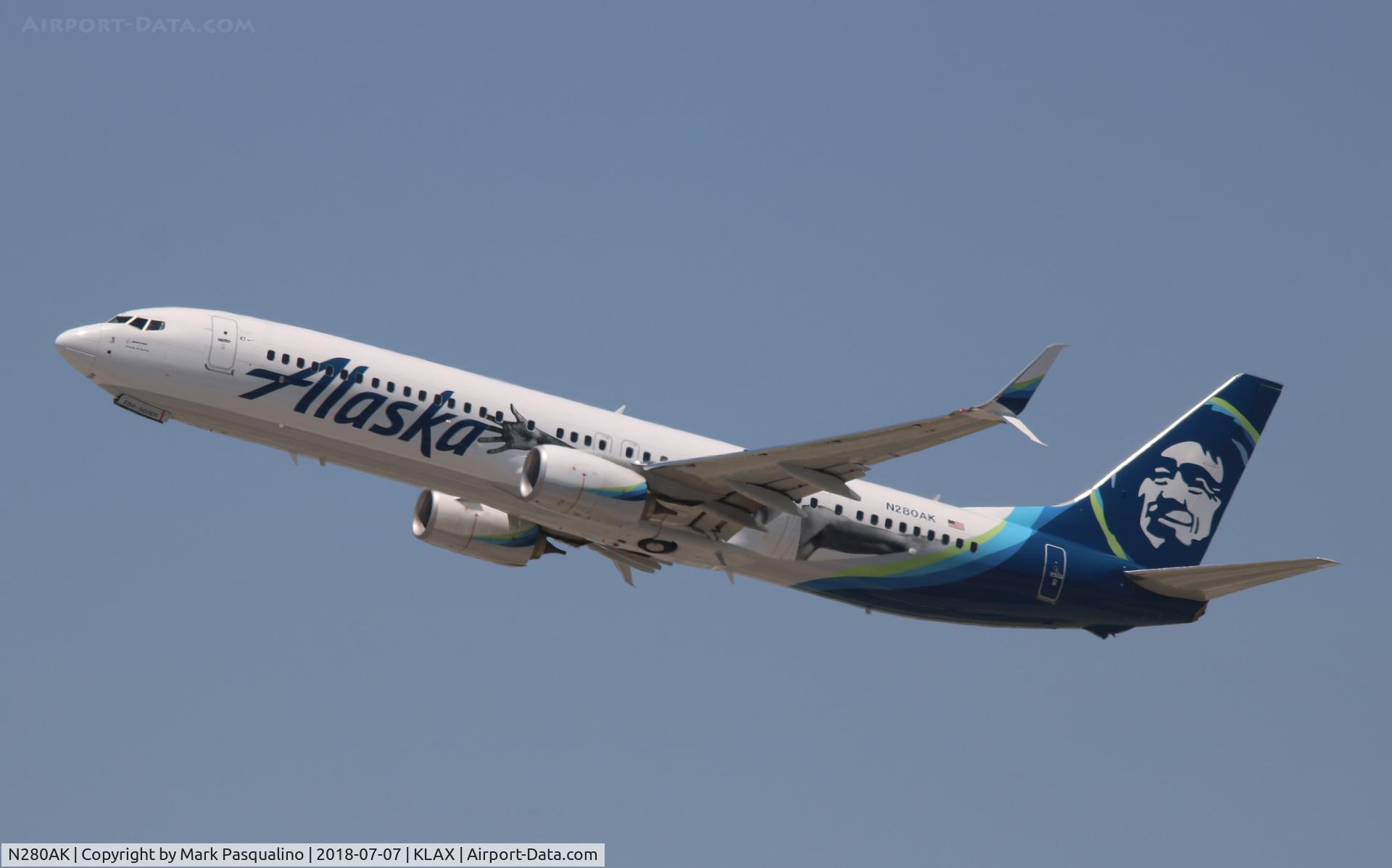 N280AK, 2017 Boeing 737-900/ER C/N 60582, Boeing 737-990/ER