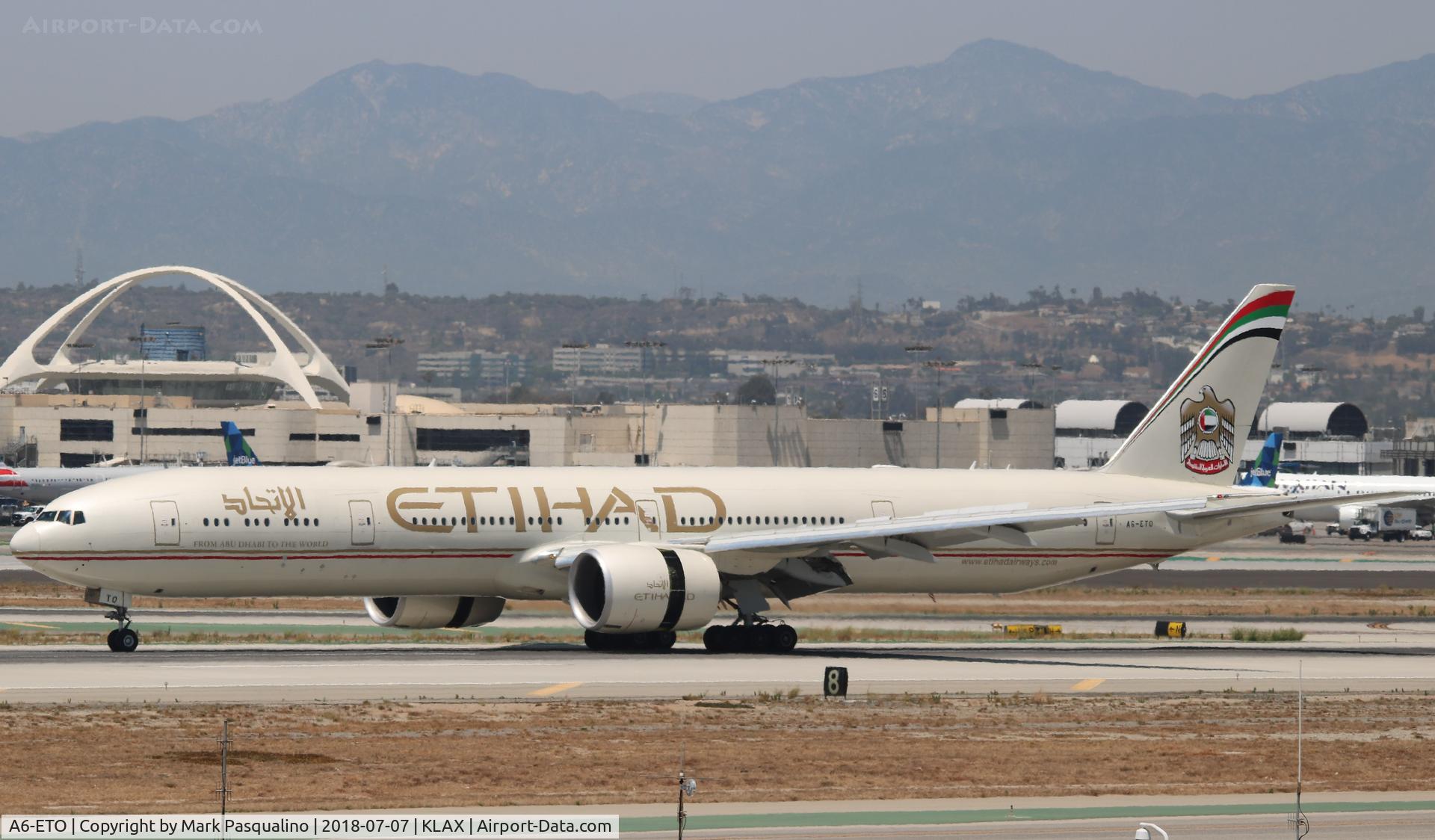 A6-ETO, 2013 Boeing 777-3FX/ER C/N 39690, Boeing 777-3FX/ER