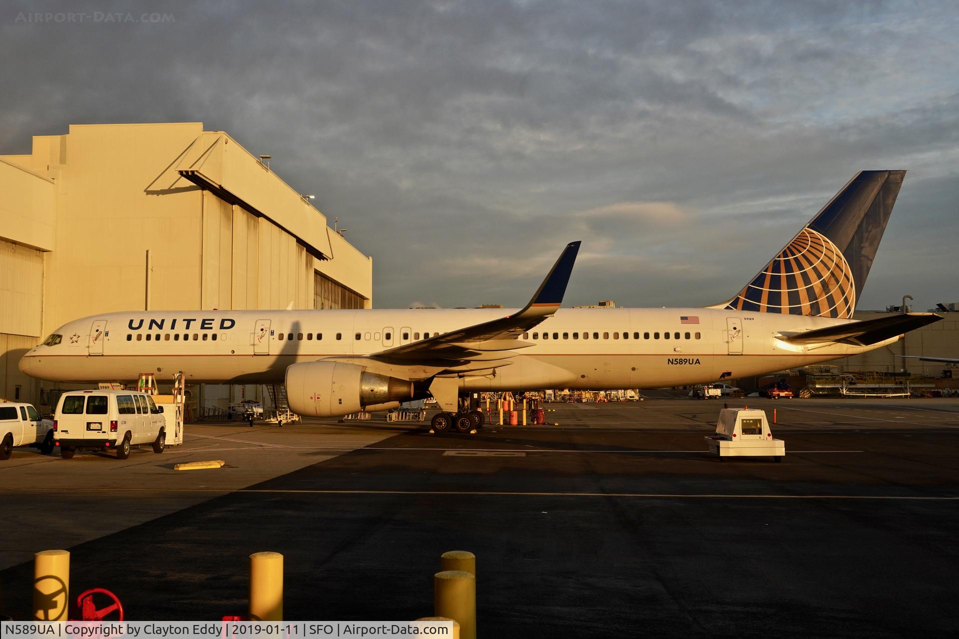 N589UA, 1997 Boeing 757-222 C/N 28707, SFO 2019.