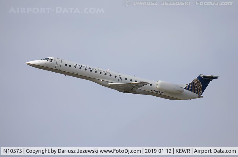 N10575, 2002 Embraer ERJ-145LR (EMB-145LR) C/N 145640, Embraer ERJ-145LR (EMB-145LR) - United Express (ExpressJet Airlines)   C/N 145640, N10575