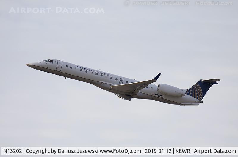N13202, 2006 Embraer ERJ-145XR (EMB-145XR) C/N 14500962, Embraer ERJ-145XR (EMB-145XR) - United Express (ExpressJet Airlines)  C/N 14500962, N13202