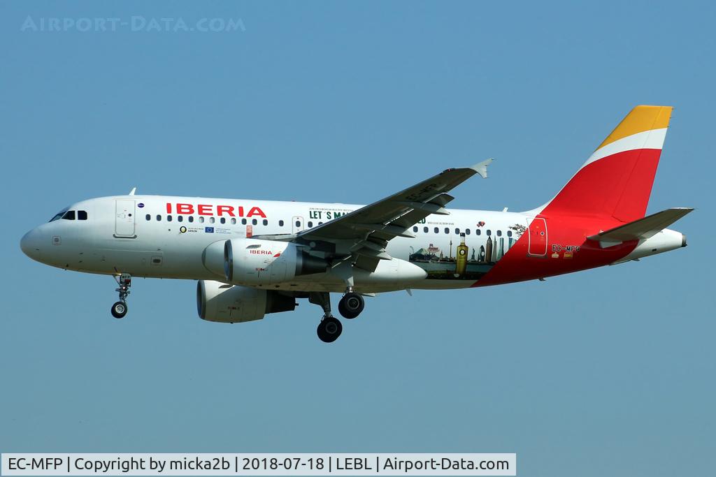 EC-MFP, 1999 Airbus A319-111 C/N 998, Landing. Scrapped in february 2021.