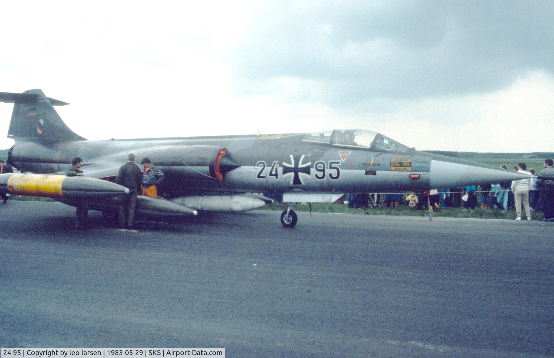 24 95, Lockheed RF-104G Starfighter C/N 683-8248, Air Show Skrydstrup 29.5.1983