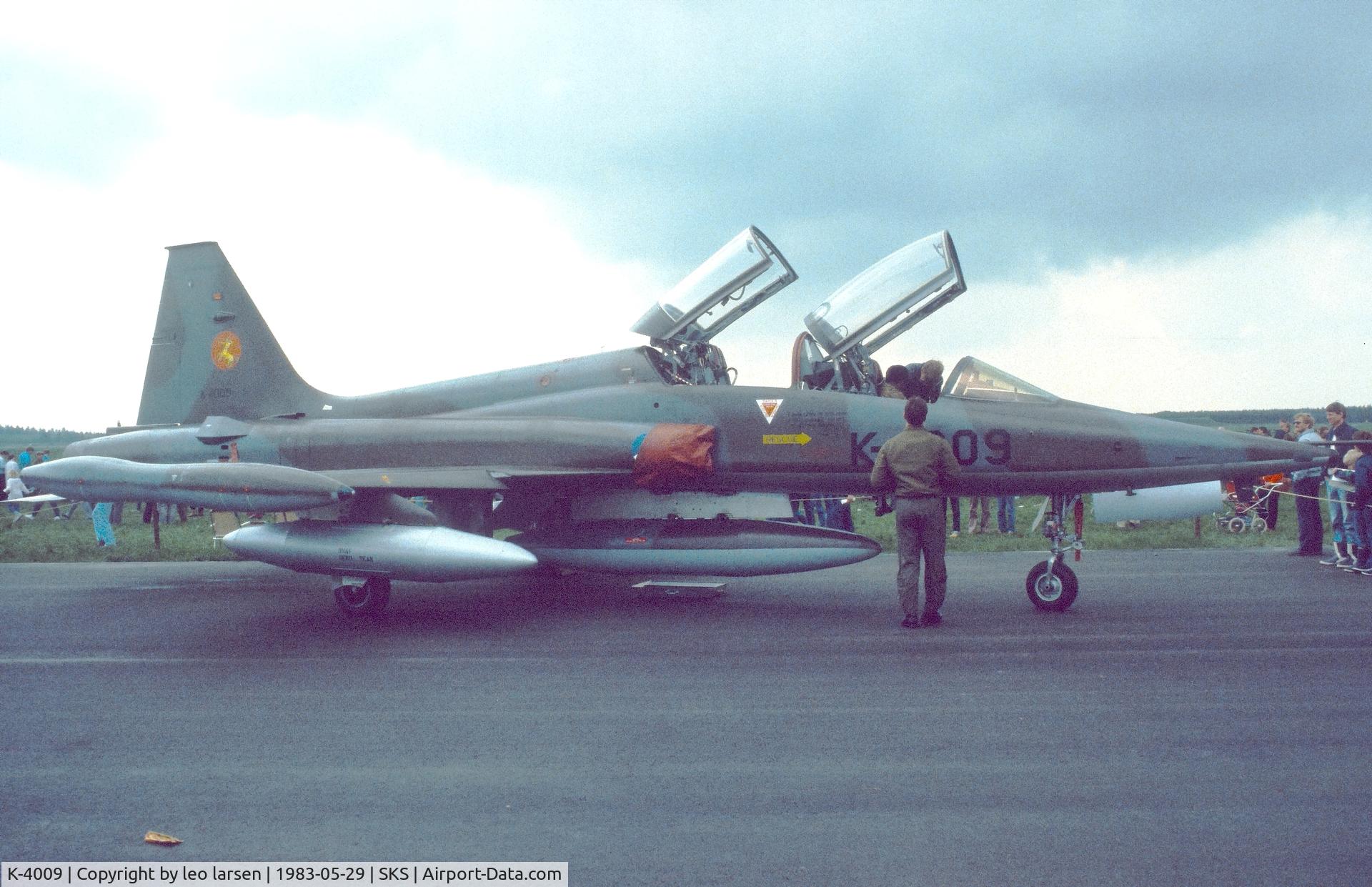 K-4009, 1969 Canadair NF-5B Freedom Fighter C/N 4009, Air Show Skrydstrup 29.5.1983