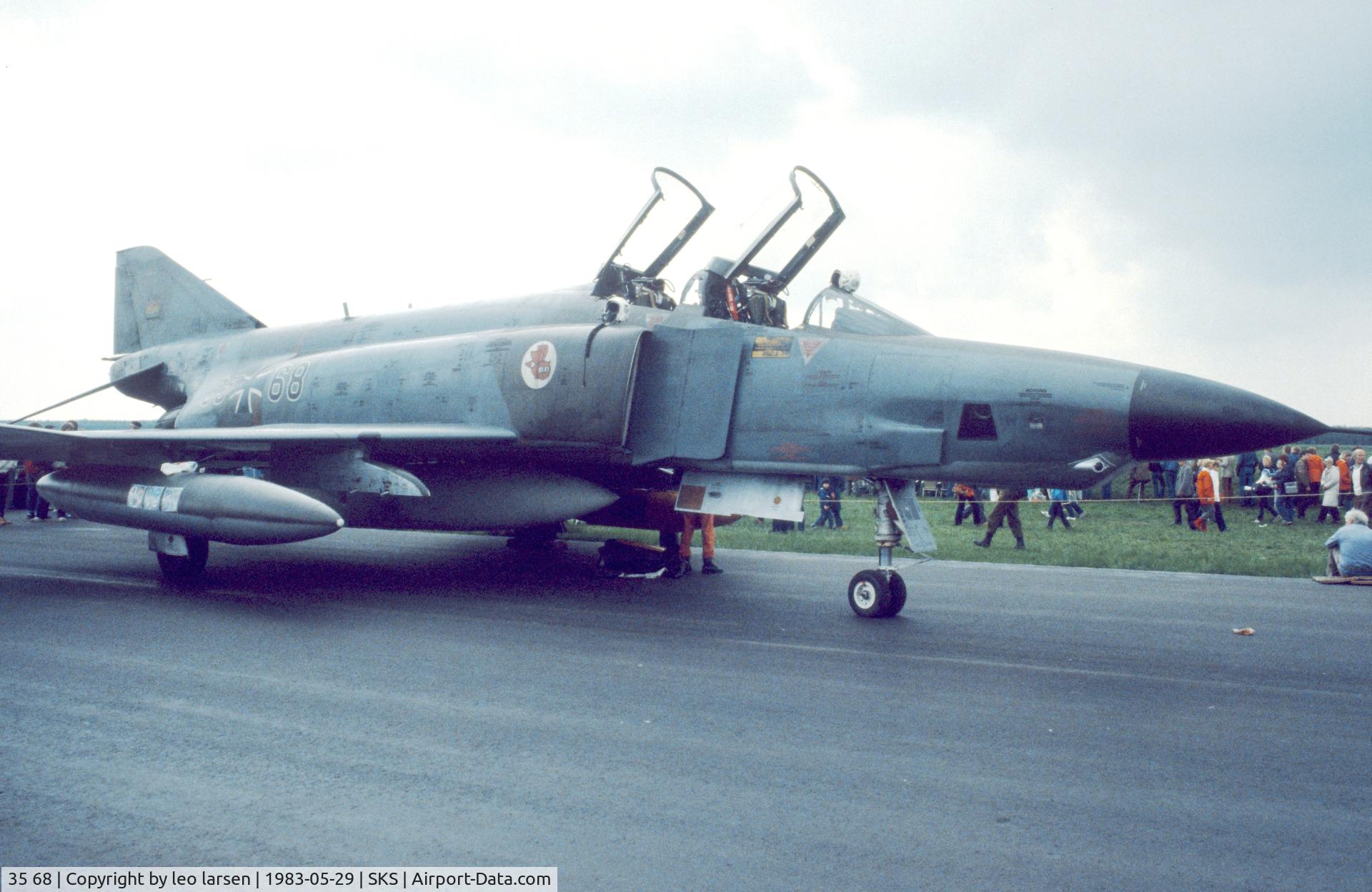 35 68, McDonnell Douglas RF-4E-47-MC C/N 4156, Air Show Skrydstrup 29.5.1983