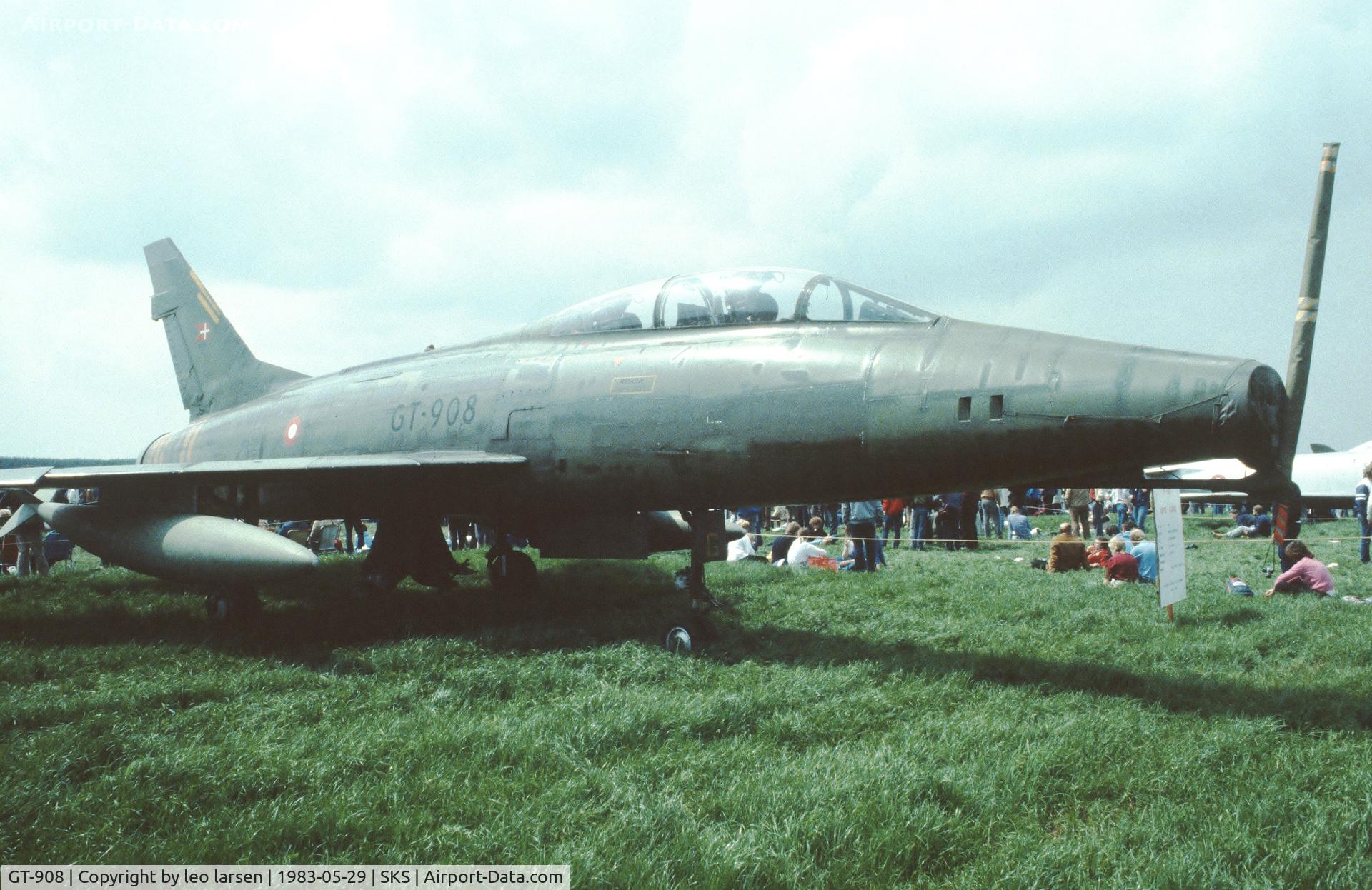 GT-908, 1956 North American TF-100F Super Sabre C/N 243-184, Air Show Skrydstrup 29.5.1983