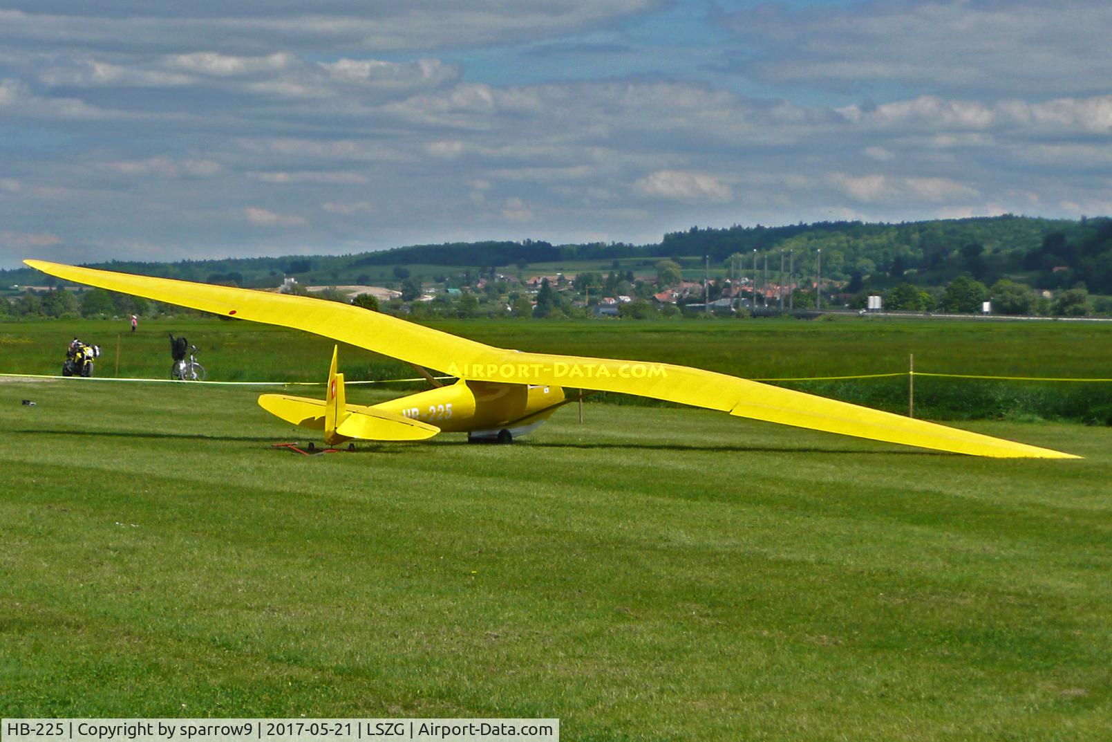 HB-225, 1937 Spalinger S 19 C/N 1937, Amateur-built by Fritz Glur 1937. 1938-03-12/13 he set a Swiss endurance record for sailplanes with 28:21.
Only 4 planes were built by different builders. This is the only one existing.