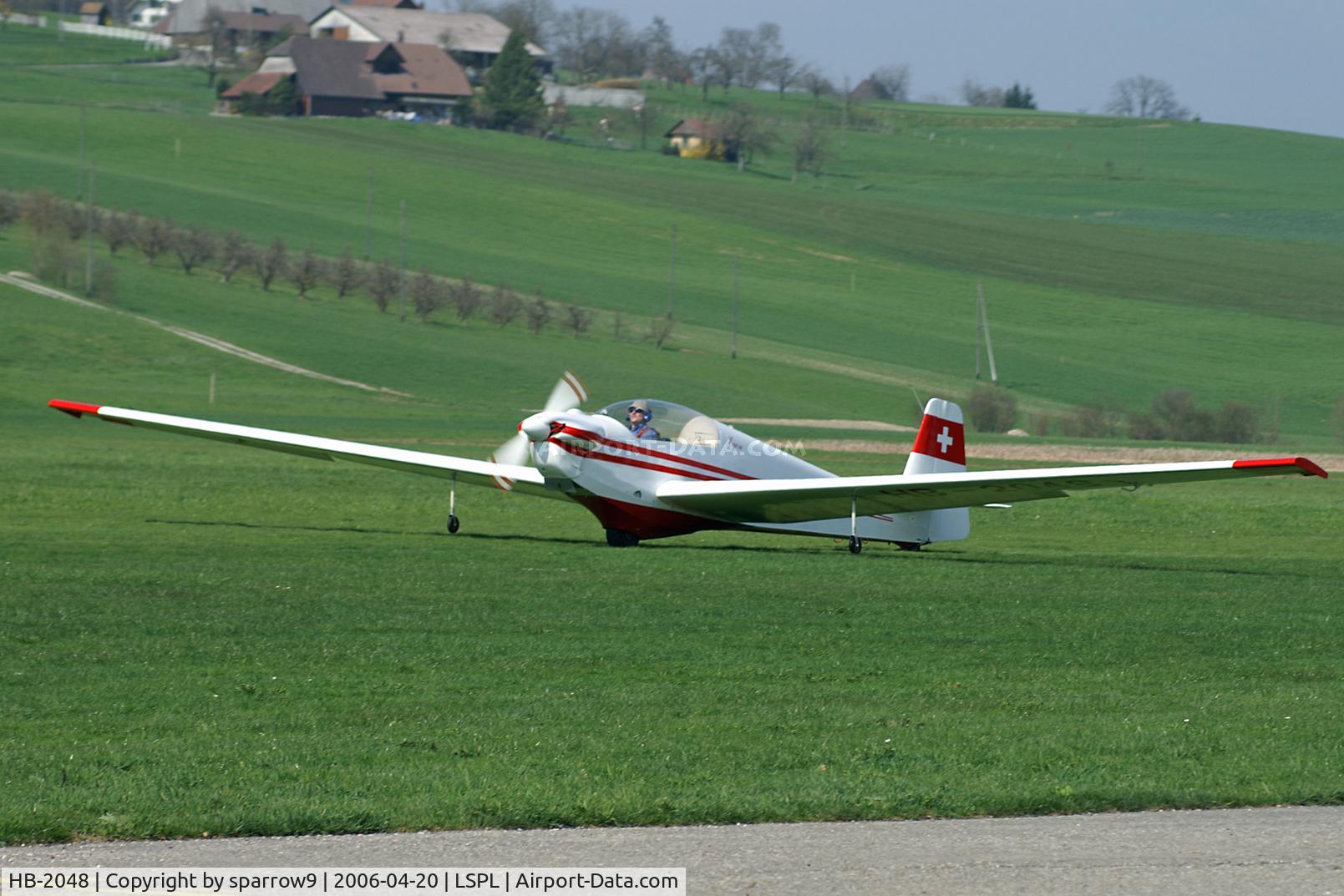 HB-2048, 1971 Scheibe SF-28A Tandem Falke C/N 5704, Taking-off for circuits. Langenthal-Bleienbach. HB-registered 1978-12-21 until 2012-04-02.