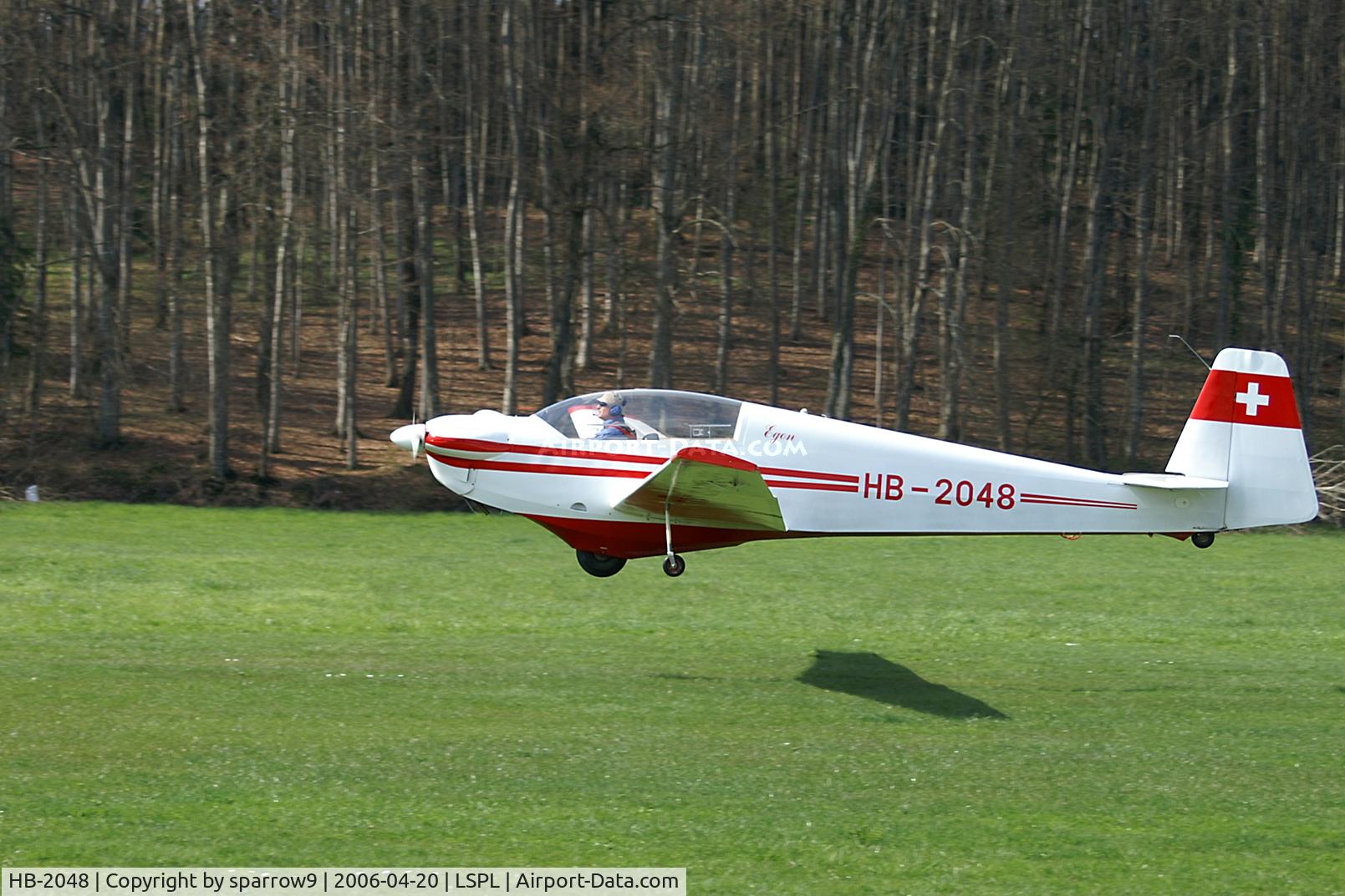 HB-2048, 1971 Scheibe SF-28A Tandem Falke C/N 5704, Taking-off for circuits. Langenthal-Bleienbach. HB-registered 1978-12-21 until 2012-04-02.