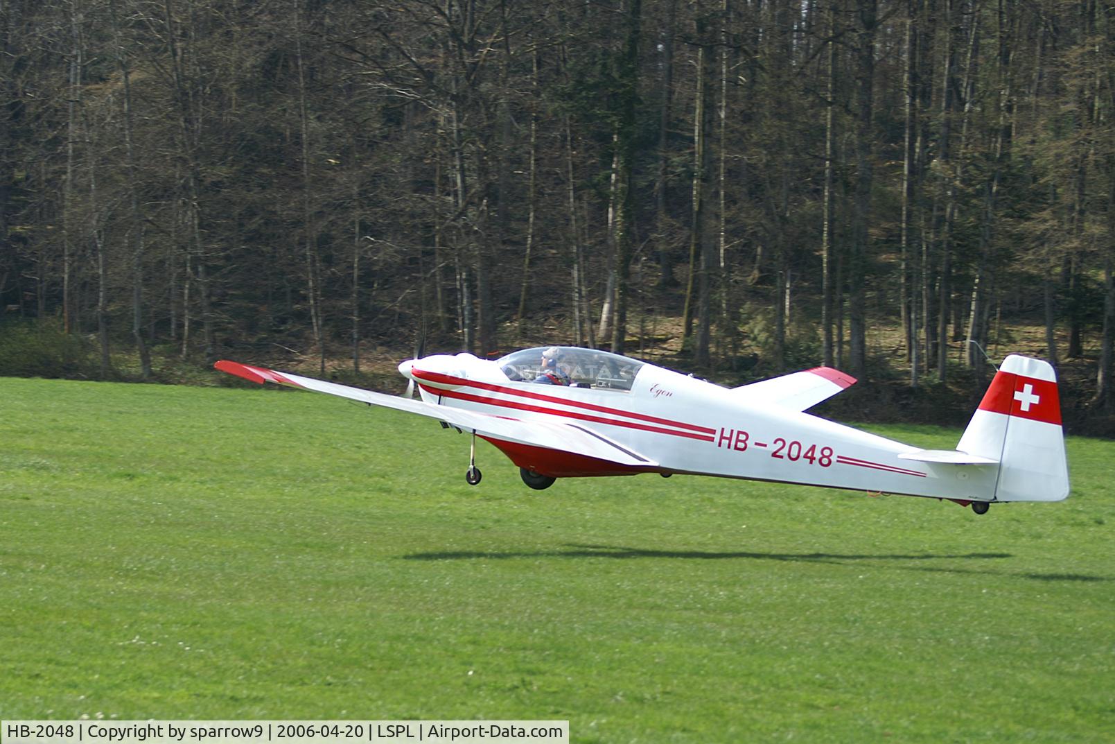 HB-2048, 1971 Scheibe SF-28A Tandem Falke C/N 5704, Taking-off for circuits. Langenthal-Bleienbach. HB-registered 1978-12-21 until 2012-04-02.