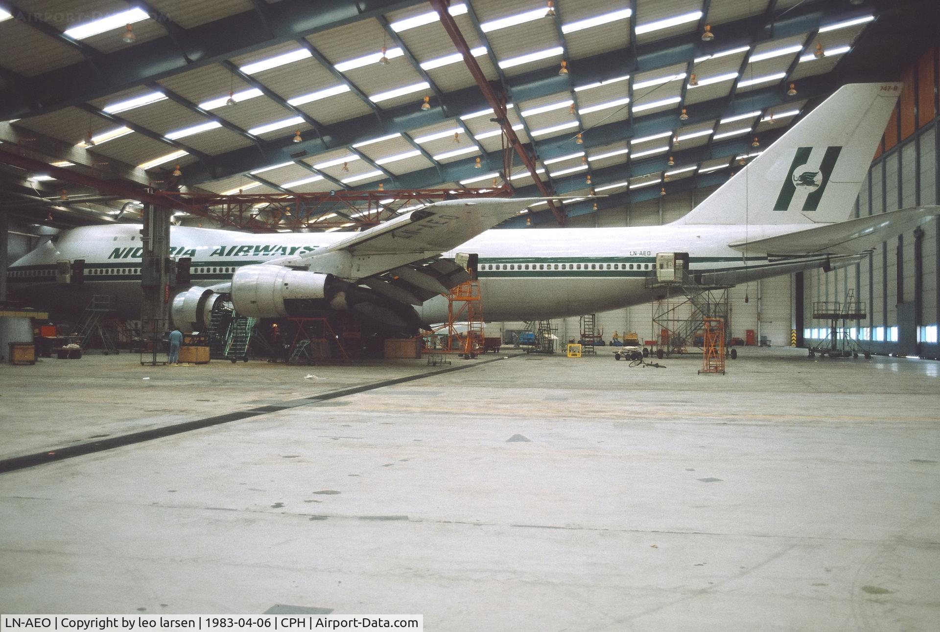 LN-AEO, 1971 Boeing 747-283B C/N 20121, Copenhagen 6.4.1983 inside SAS Hangar.Lease return.