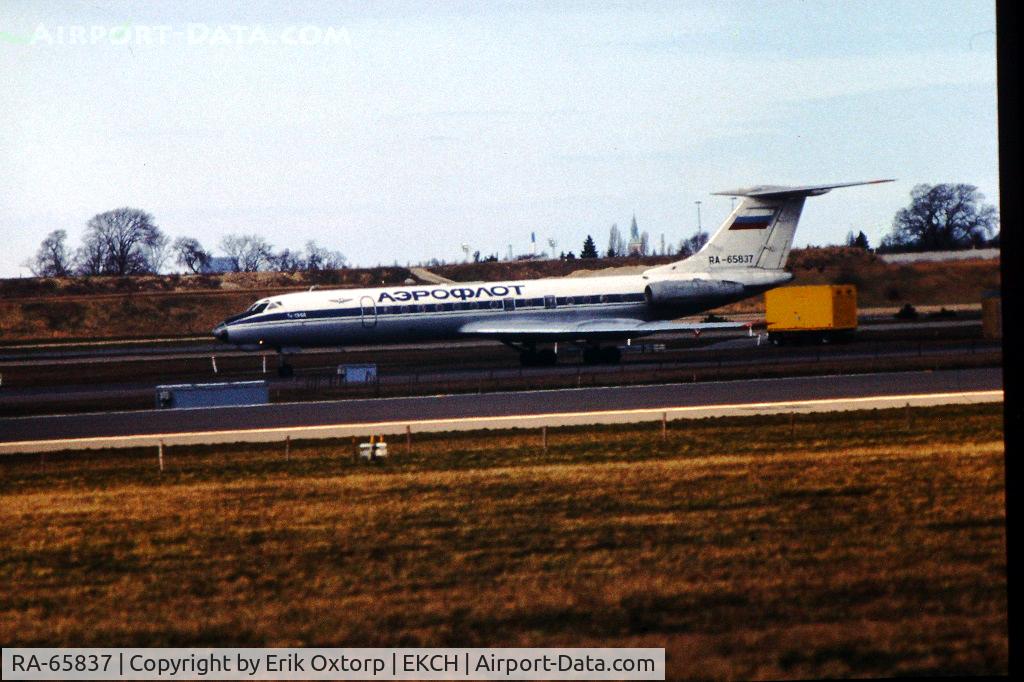 RA-65837, Tupolev Tu-134A-3 C/N 17114, RA-65837 taxing for takeoff rw 04R