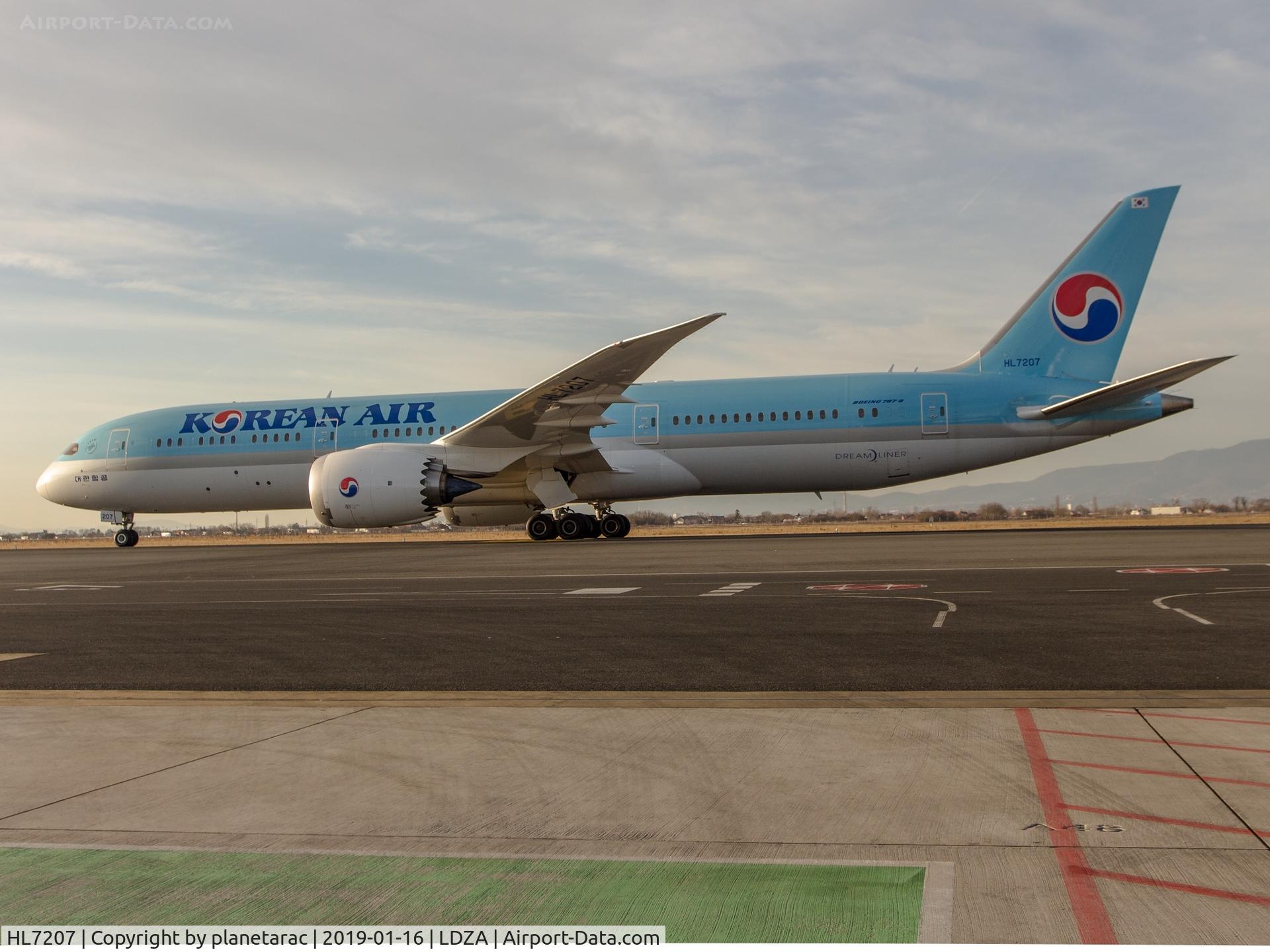 HL7207, 2018 Boeing 787-9 Dreamliner C/N 34816, Beautiful Dreamliner