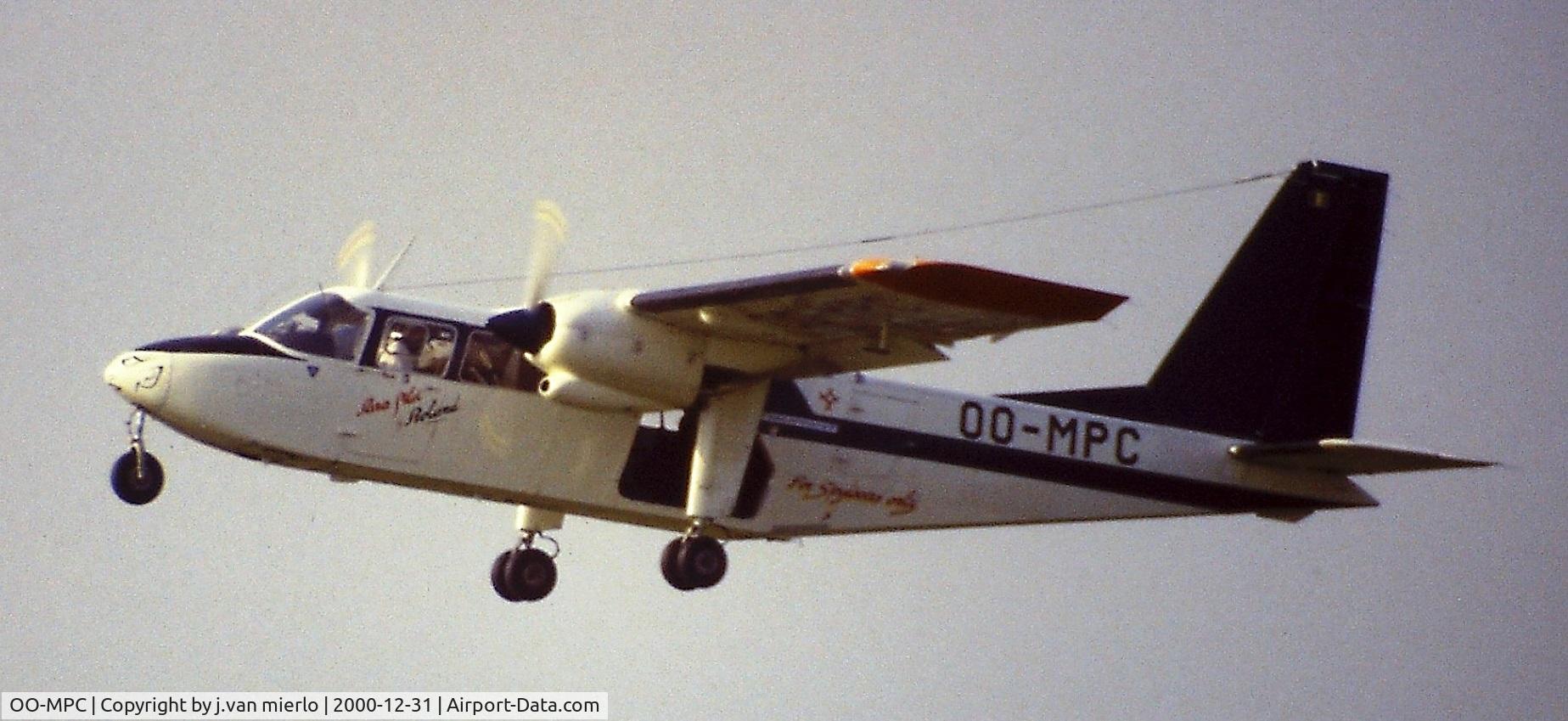 OO-MPC, 1975 Britten-Norman BN-2A-26 Islander C/N 461, Taking off with parajumpers from Moorsele, Belgium 80s