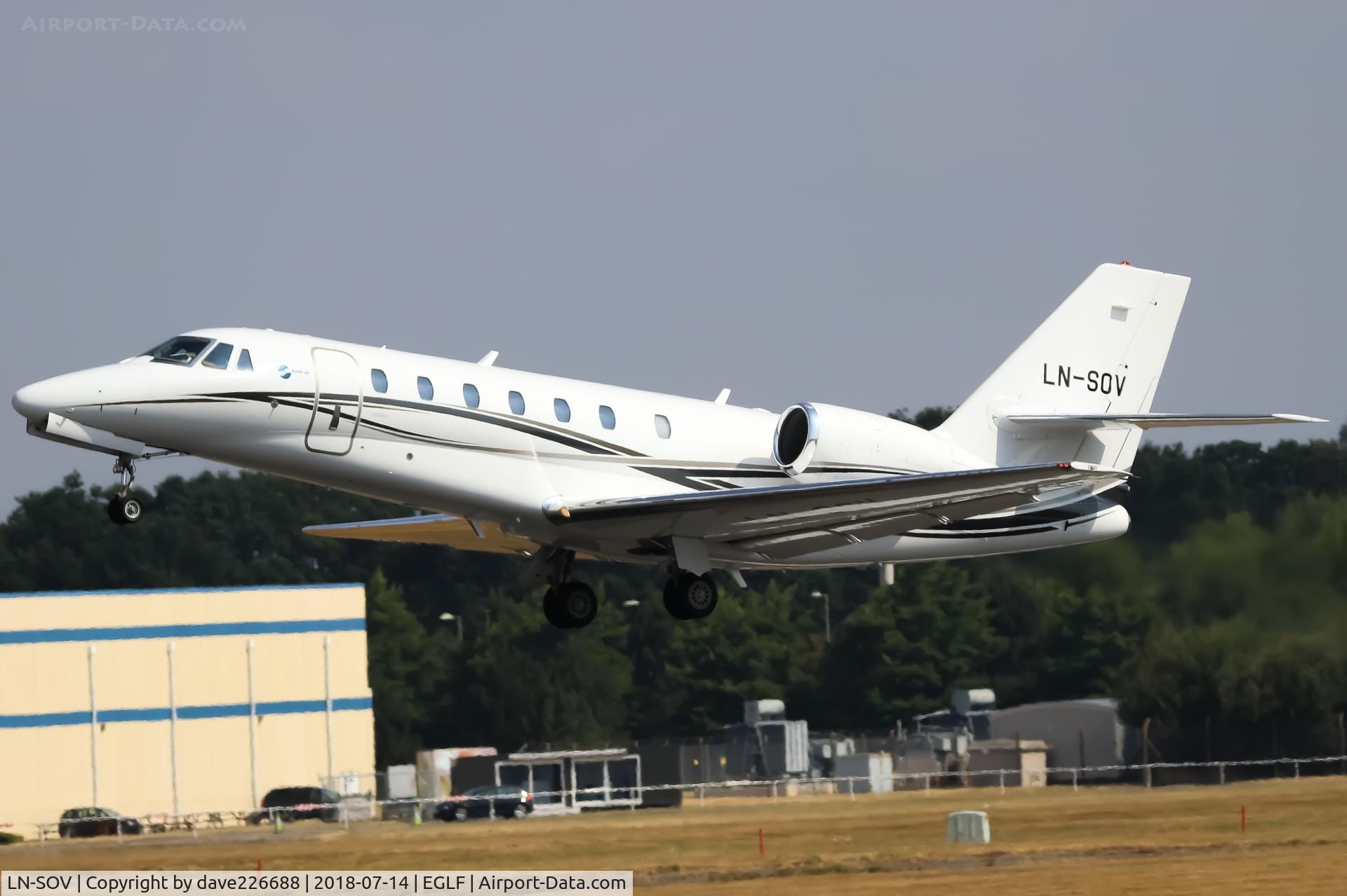 LN-SOV, 2007 Cessna 680 Citation Sovereign C/N 680-0183, Sundt Air Citation departing Farnborough on 24