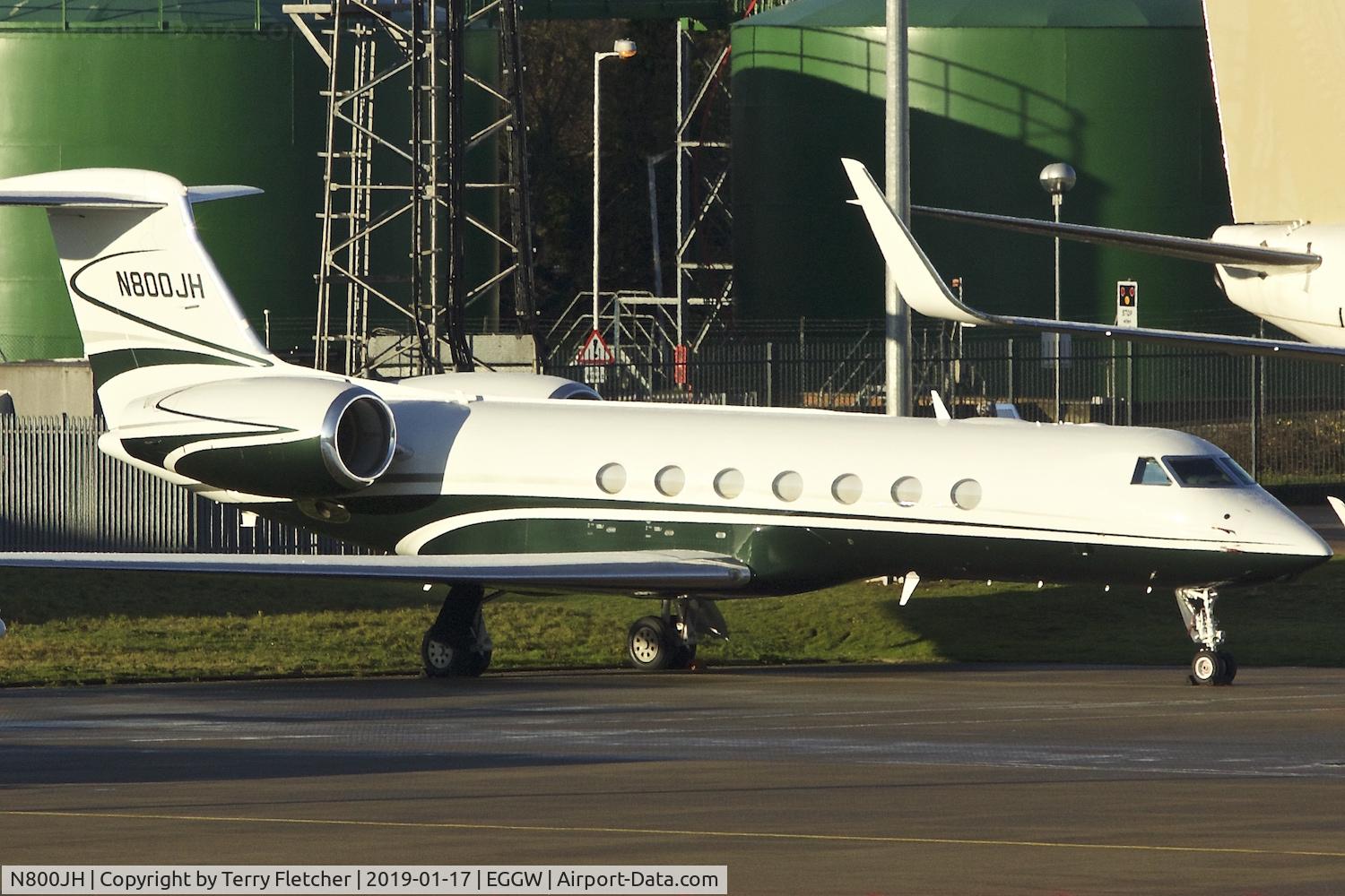 N800JH, 2005 Gulfstream Aerospace GV-SP (G550) C/N 5073, At Luton