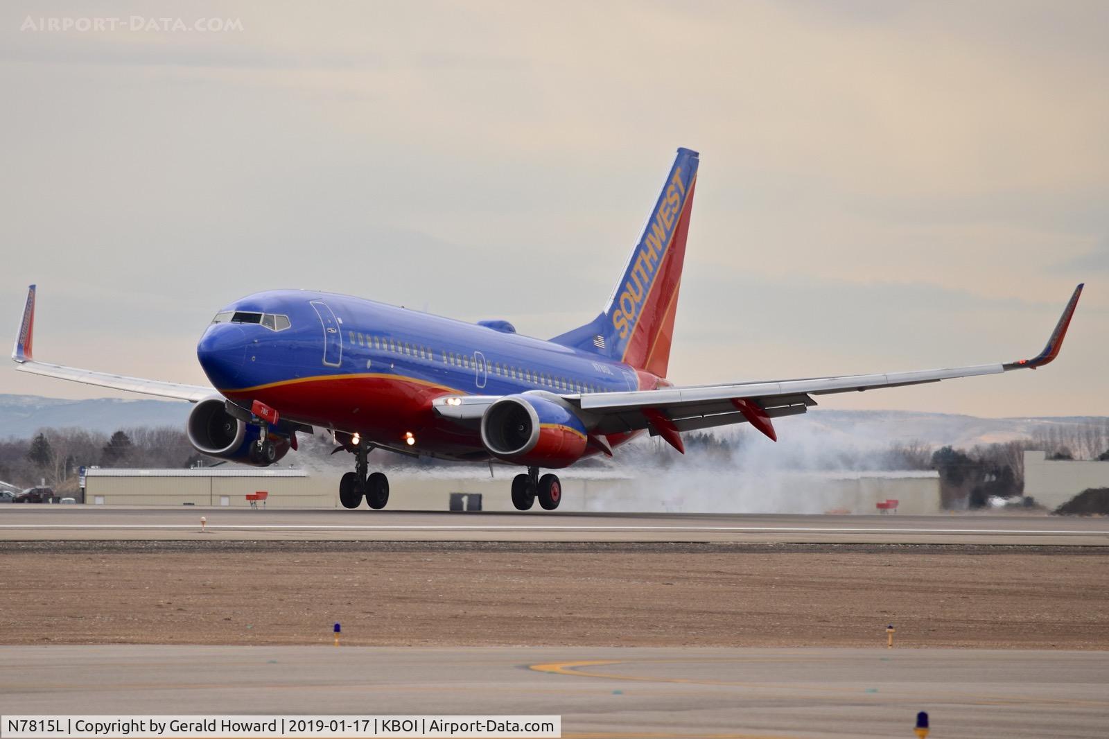 N7815L, 2003 Boeing 737-76Q C/N 30288, Landing RWY 10L.